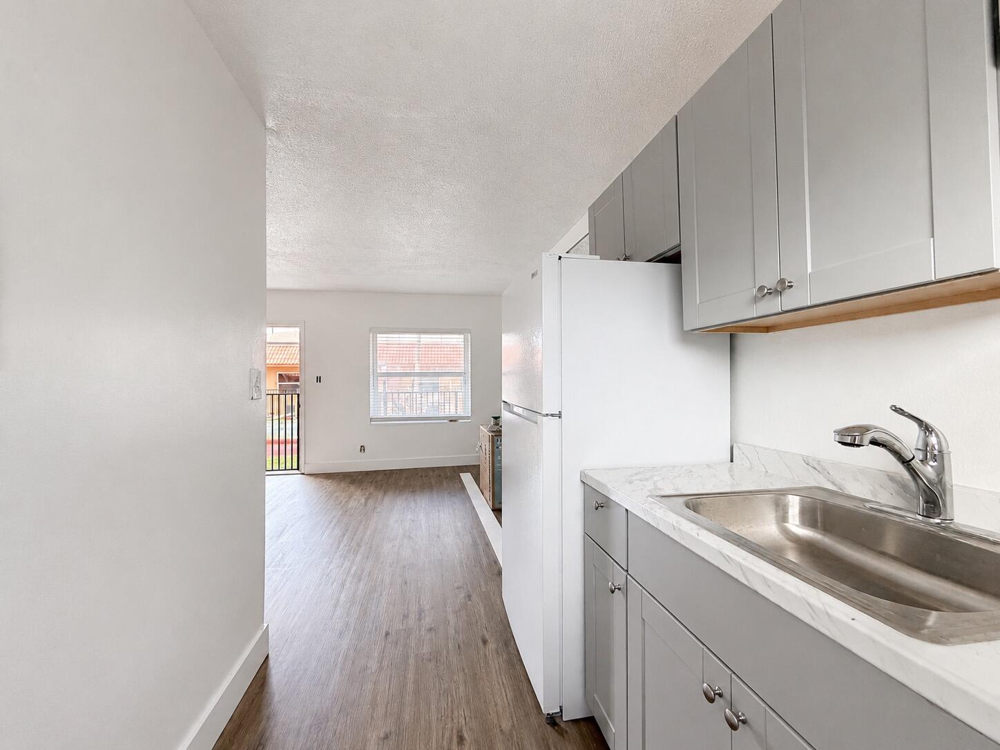 HOLLYWOOD - Residential Lease
