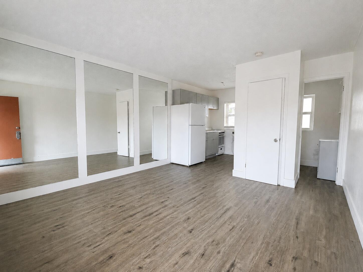 HOLLYWOOD - Residential Lease