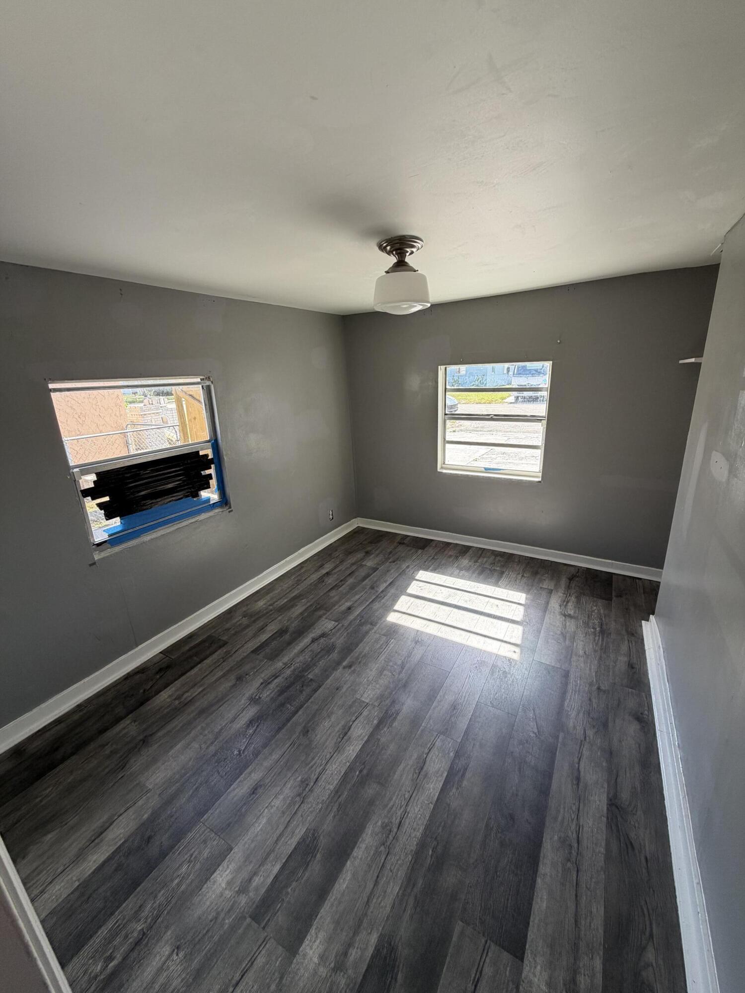 PLAYLAND ISLES - Residential Lease