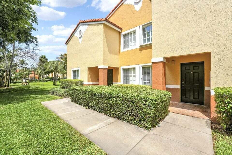 YACHT CLUB ON THE INTRACOASTAL CONDO - Residential