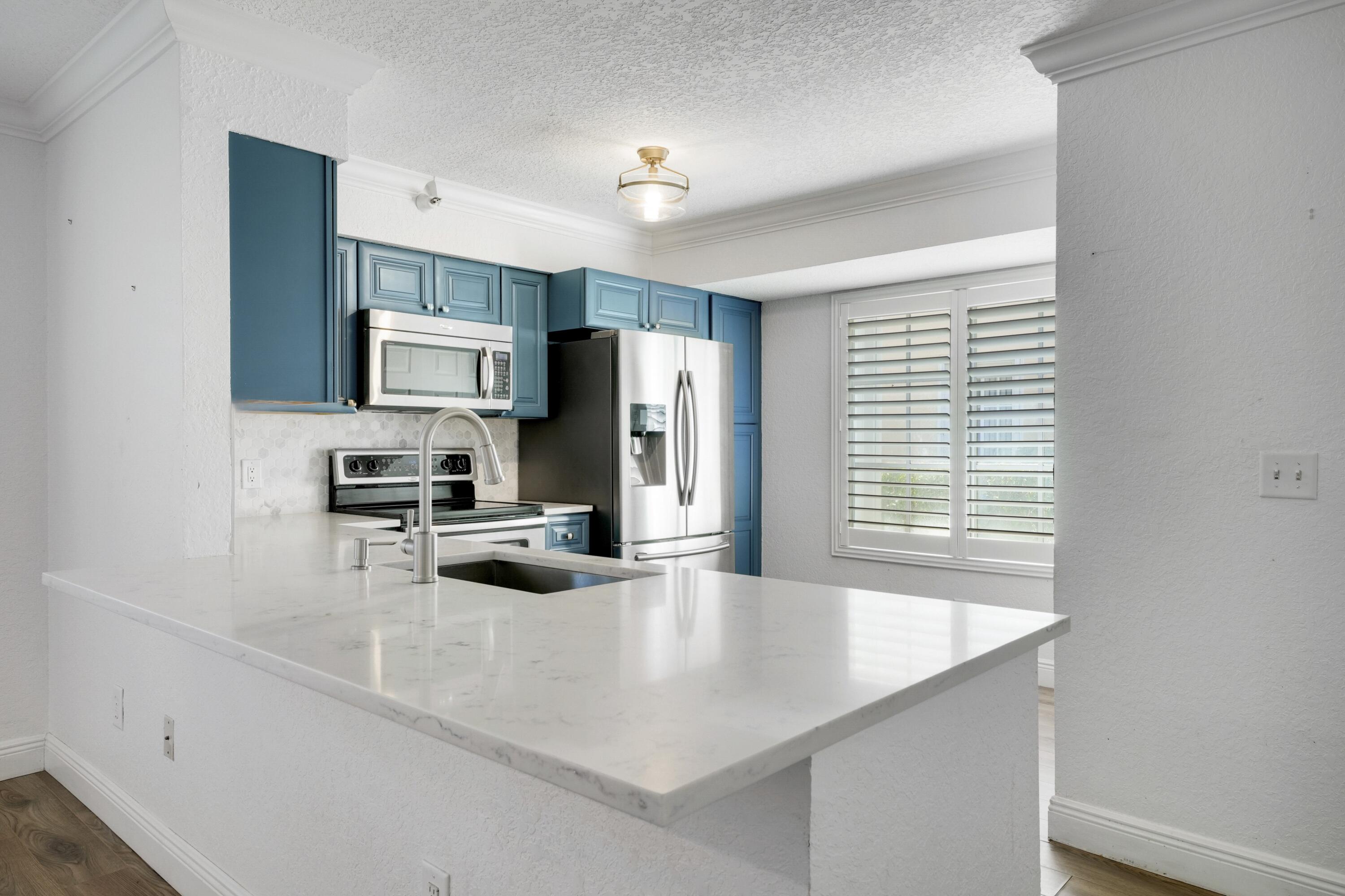 YACHT CLUB ON THE INTRACOASTAL CONDO - Residential