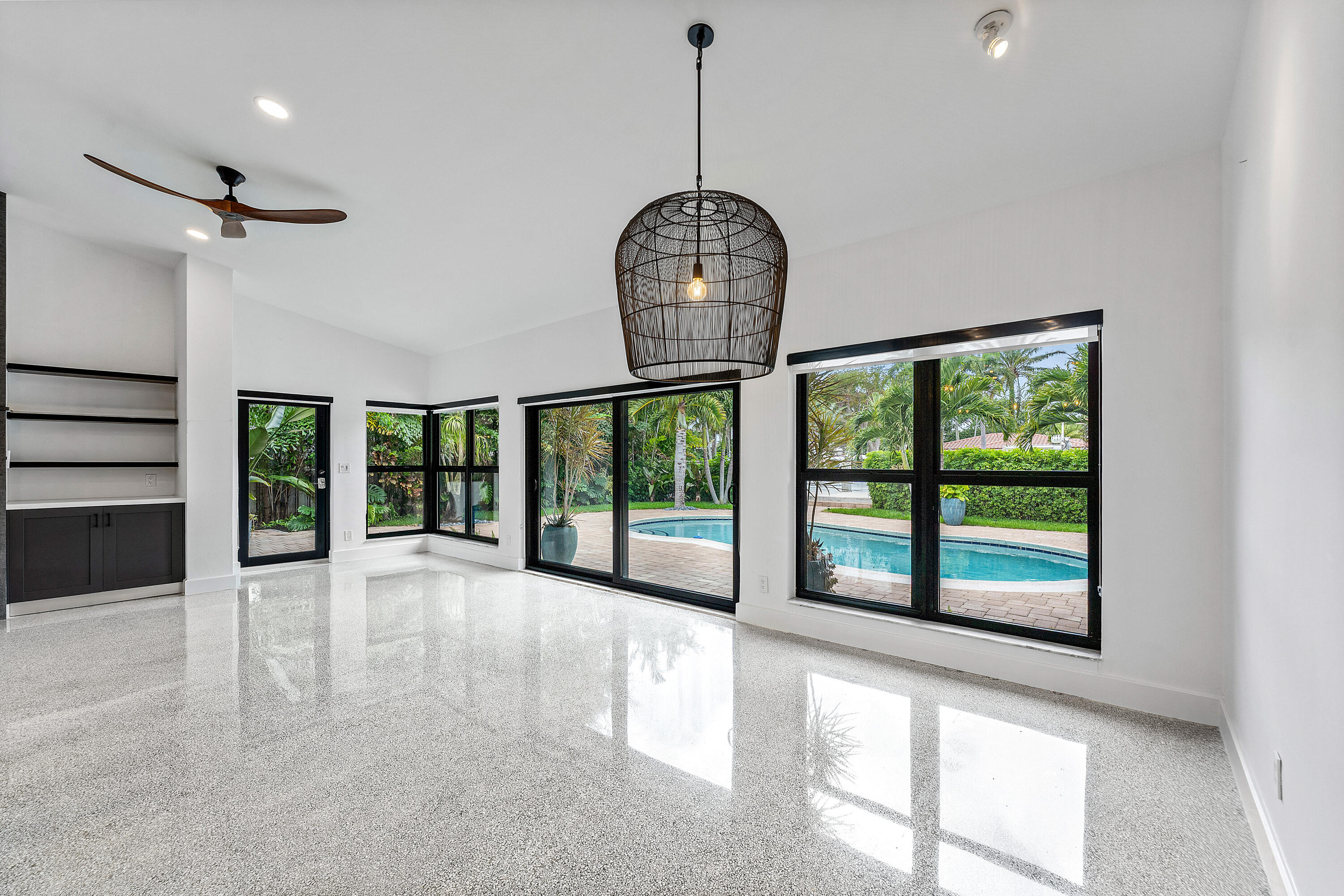 Riviera 6-17 B - Residential
