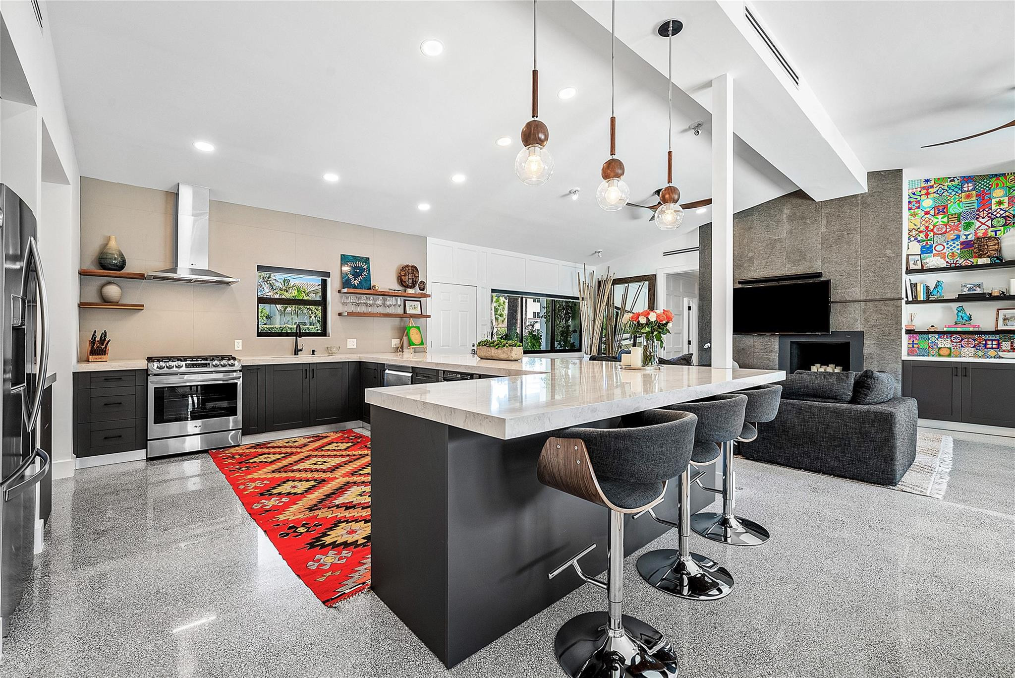 Riviera 6-17 B - Residential