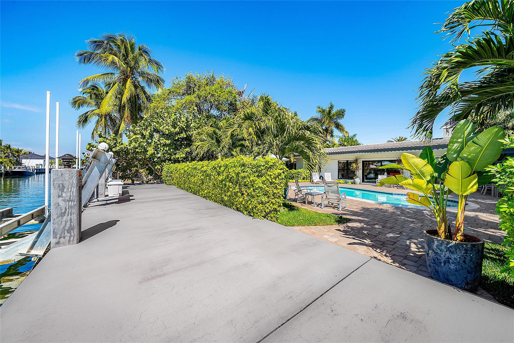 Riviera 6-17 B - Residential