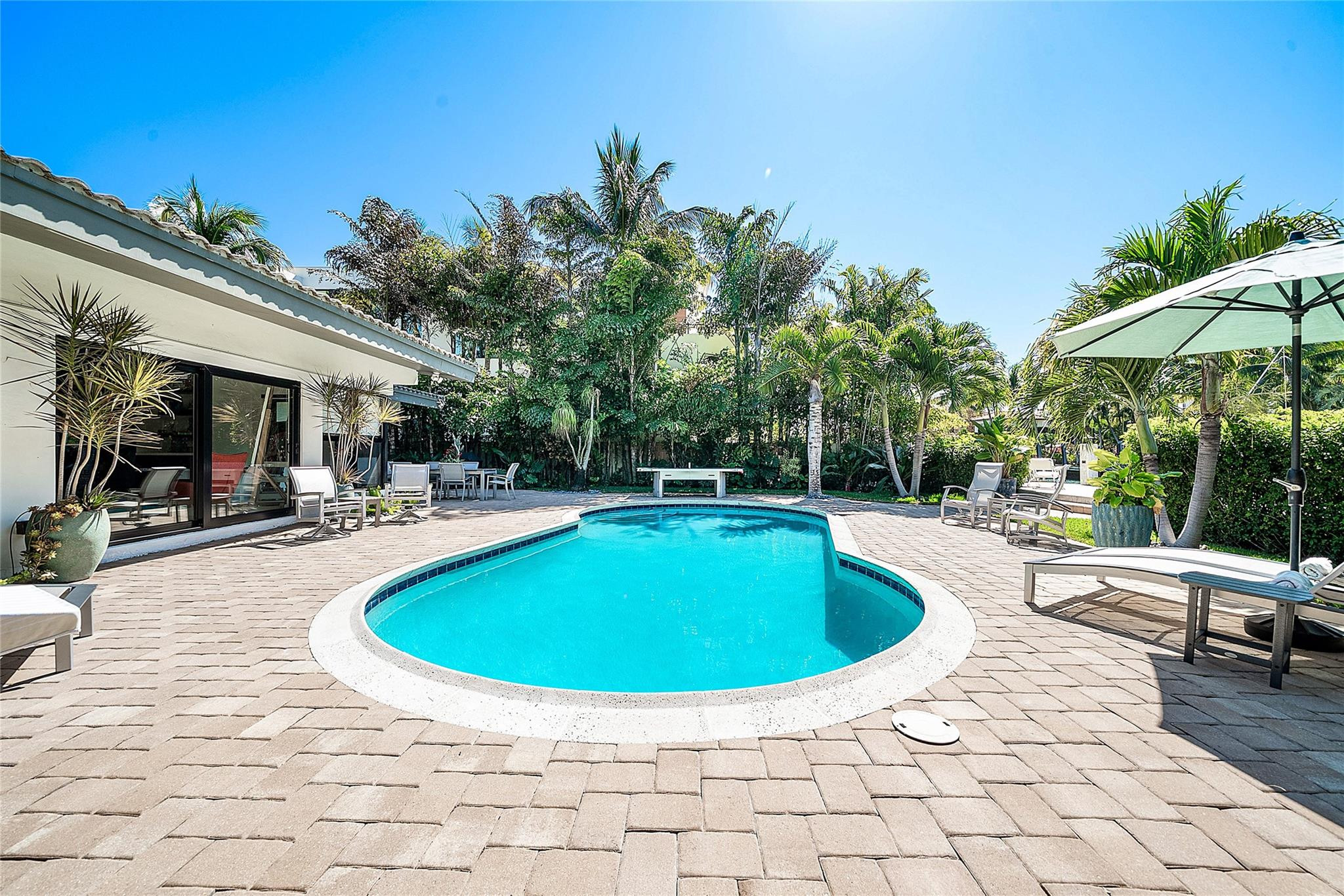 Riviera 6-17 B - Residential