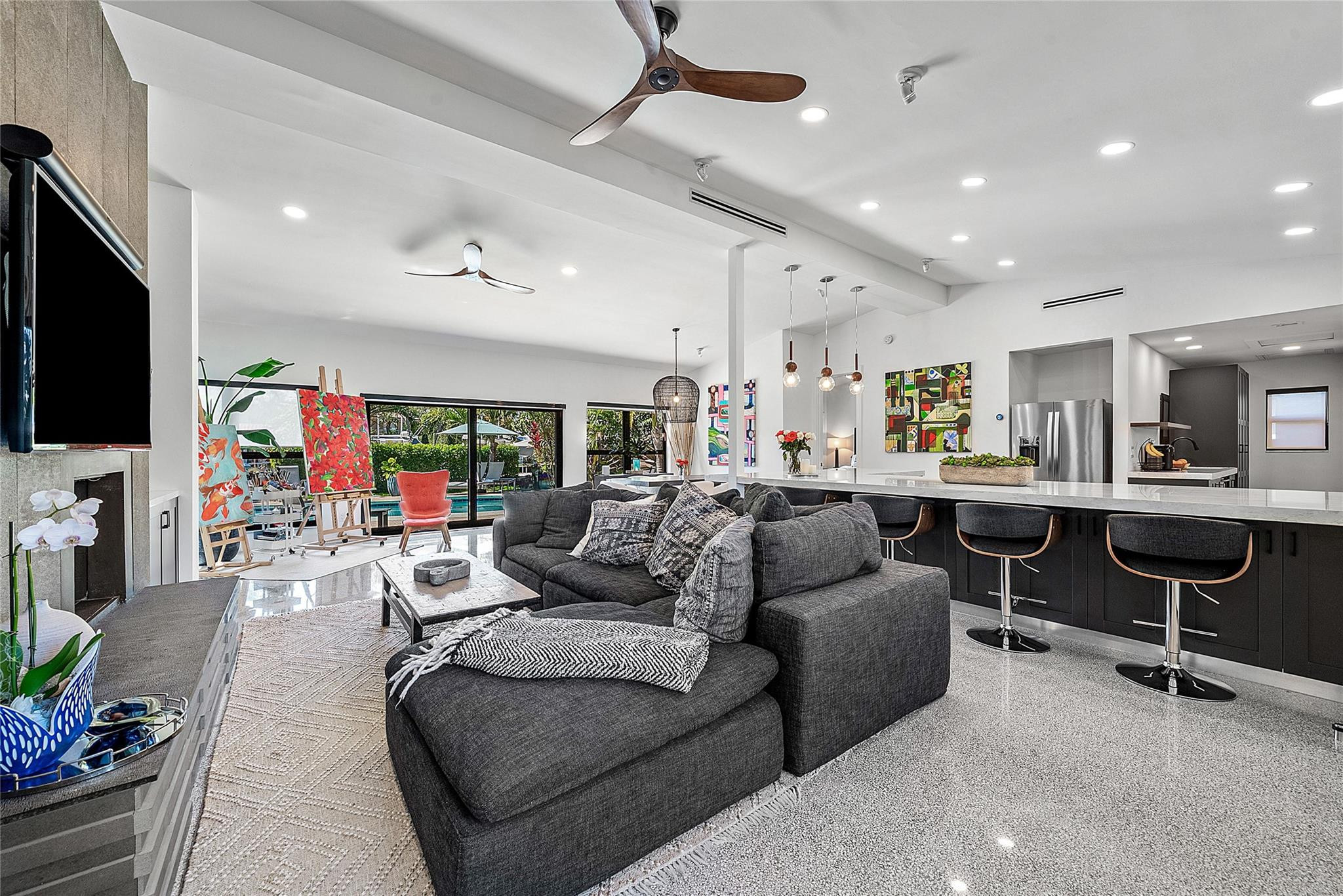 Riviera 6-17 B - Residential