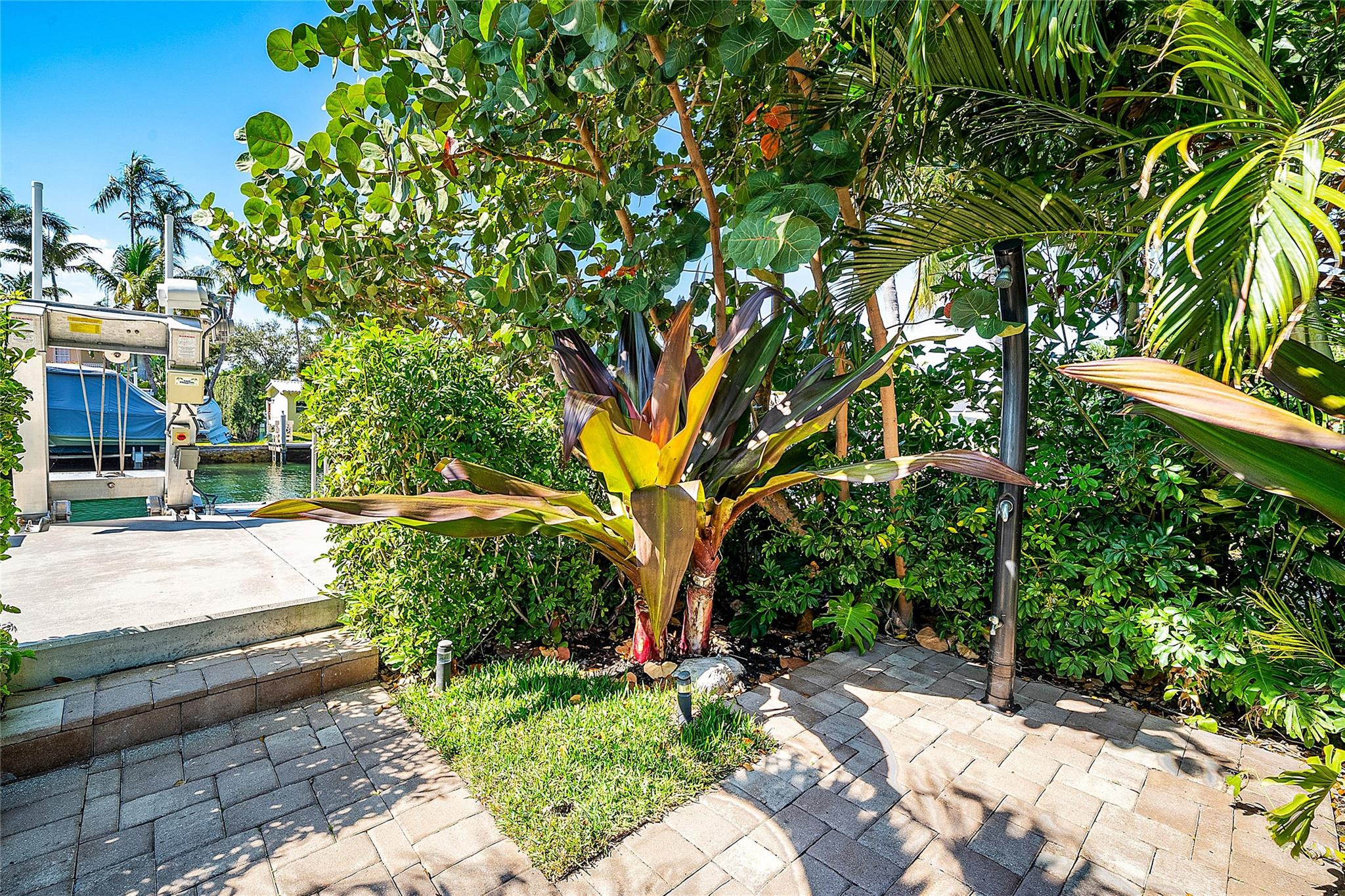 Riviera 6-17 B - Residential