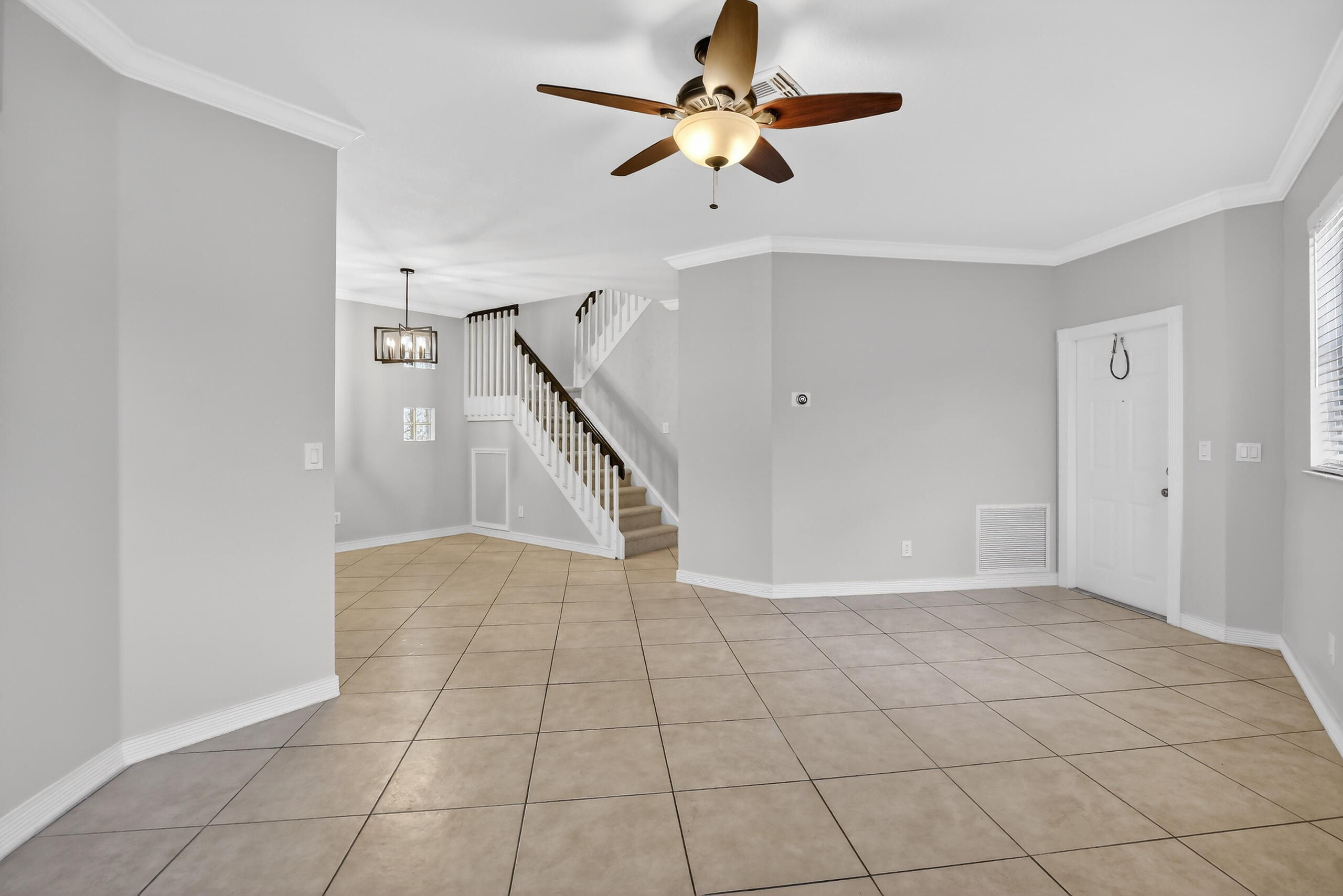 LAKES OF NEWPORT II - Residential Lease