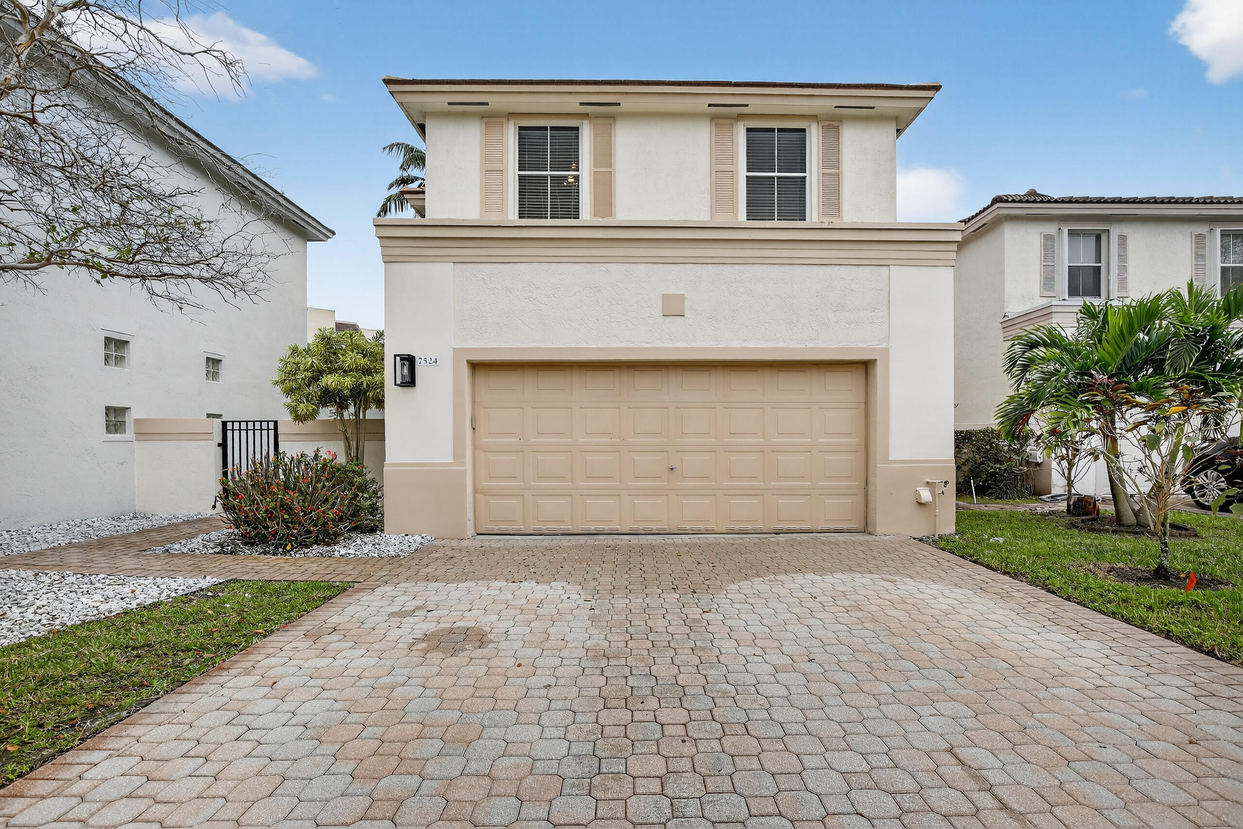 LAKES OF NEWPORT II - Residential Lease