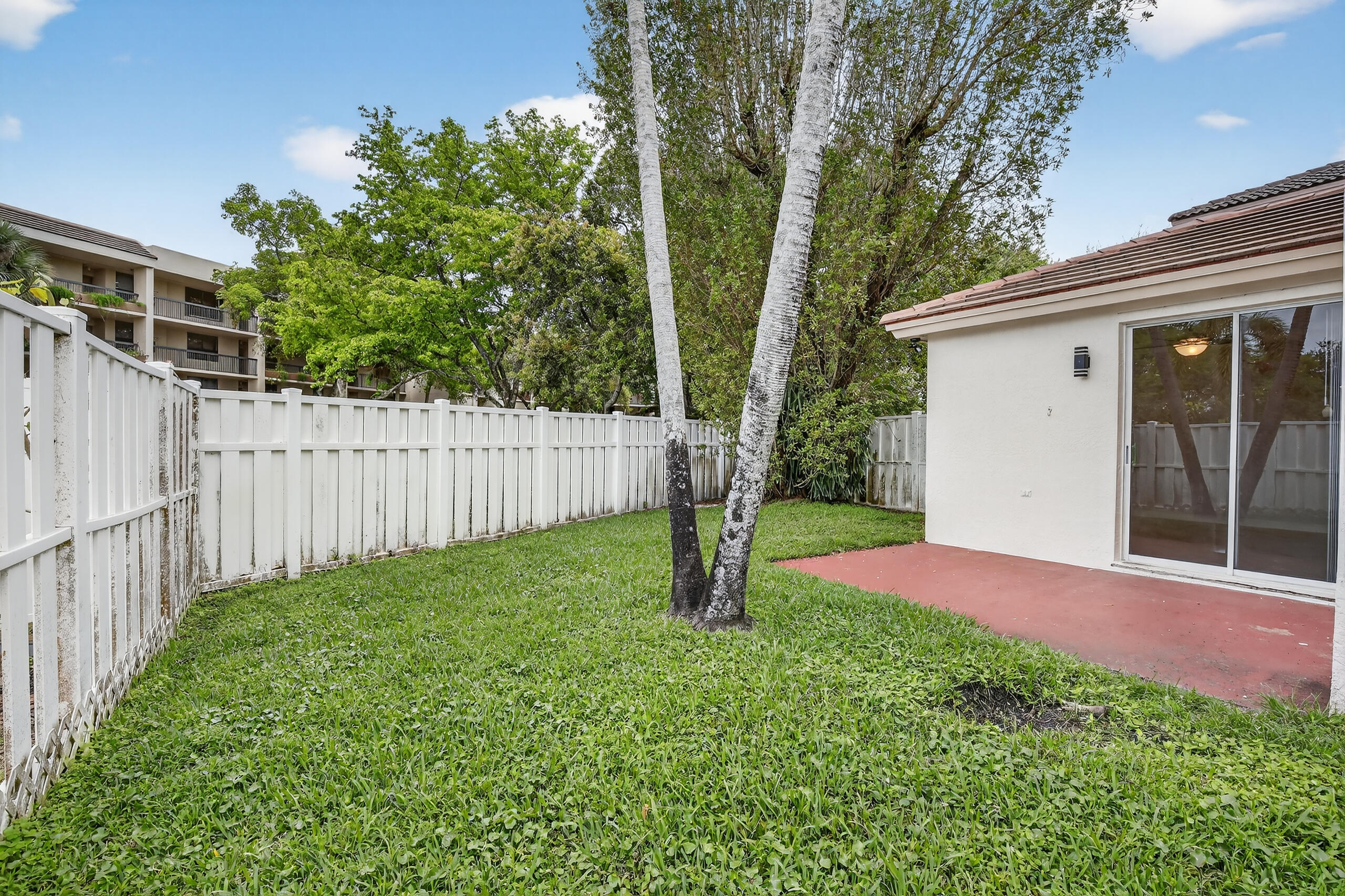 LAKES OF NEWPORT II - Residential Lease