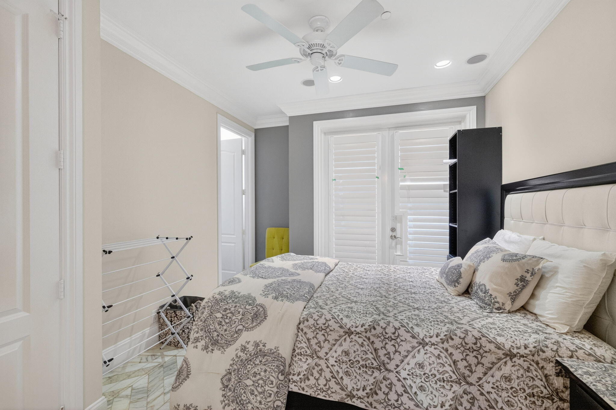 SILVER SHORES UNIT - Residential Lease