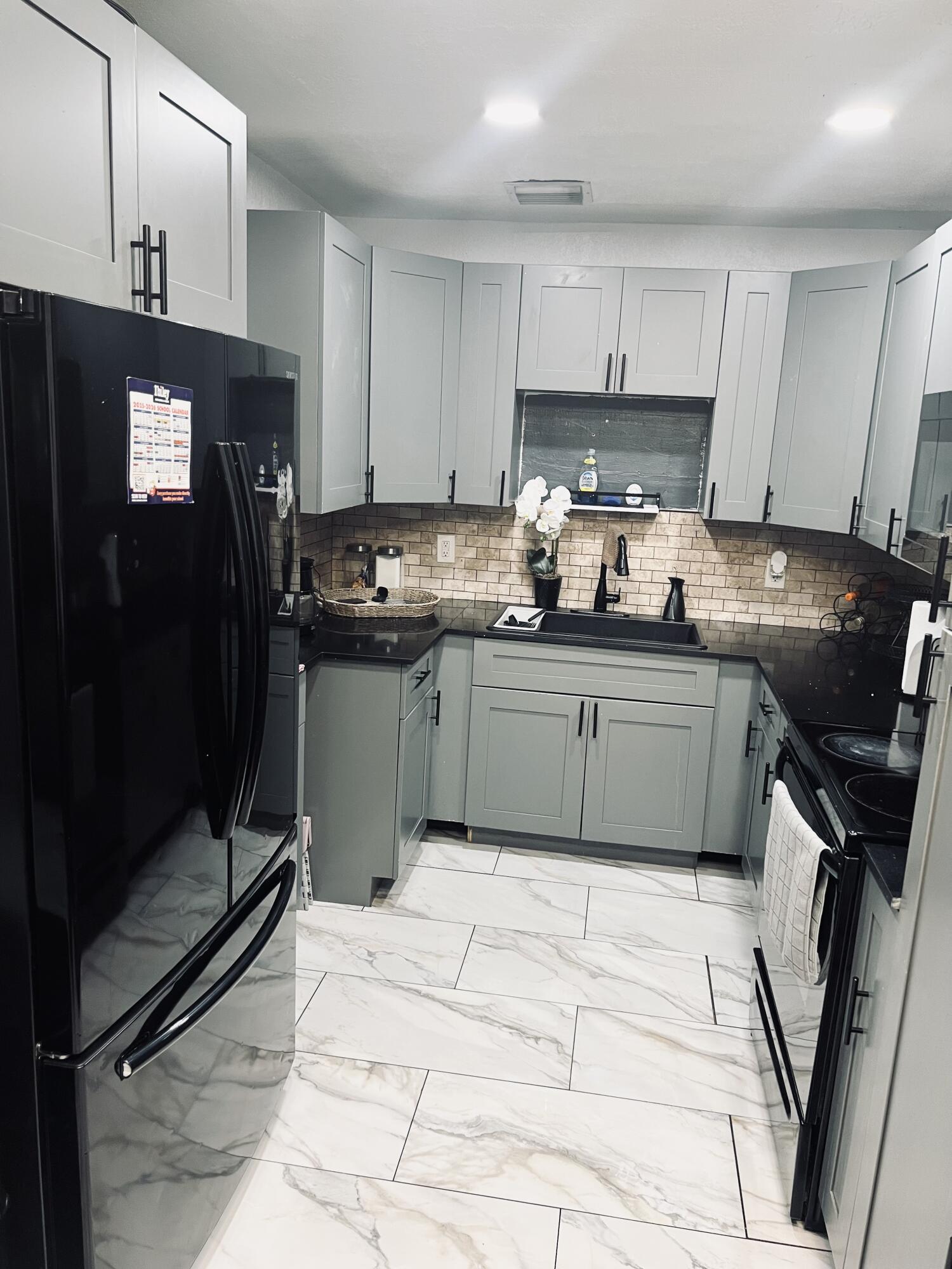 MYRTLE GROVE - Residential