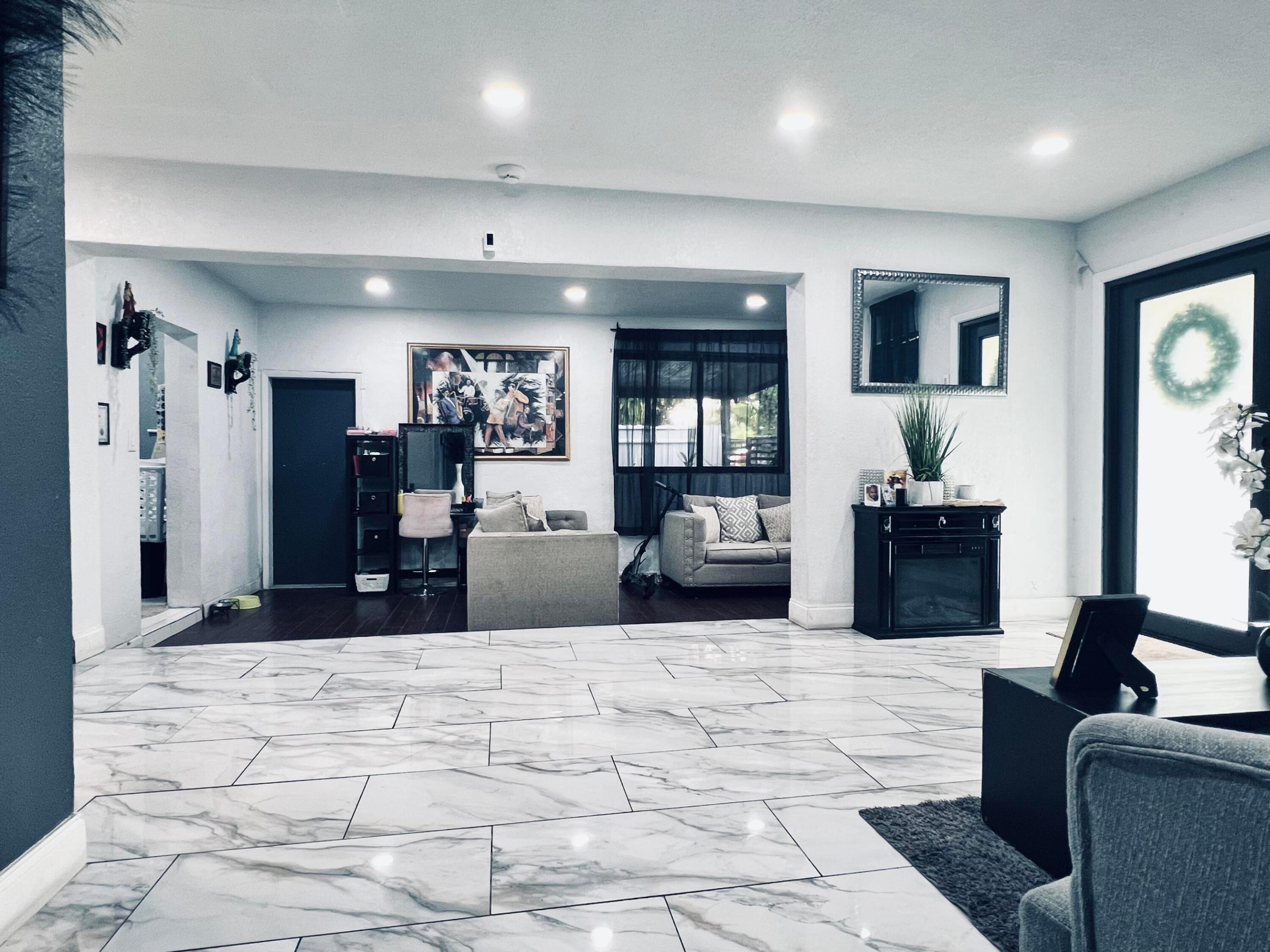 MYRTLE GROVE - Residential