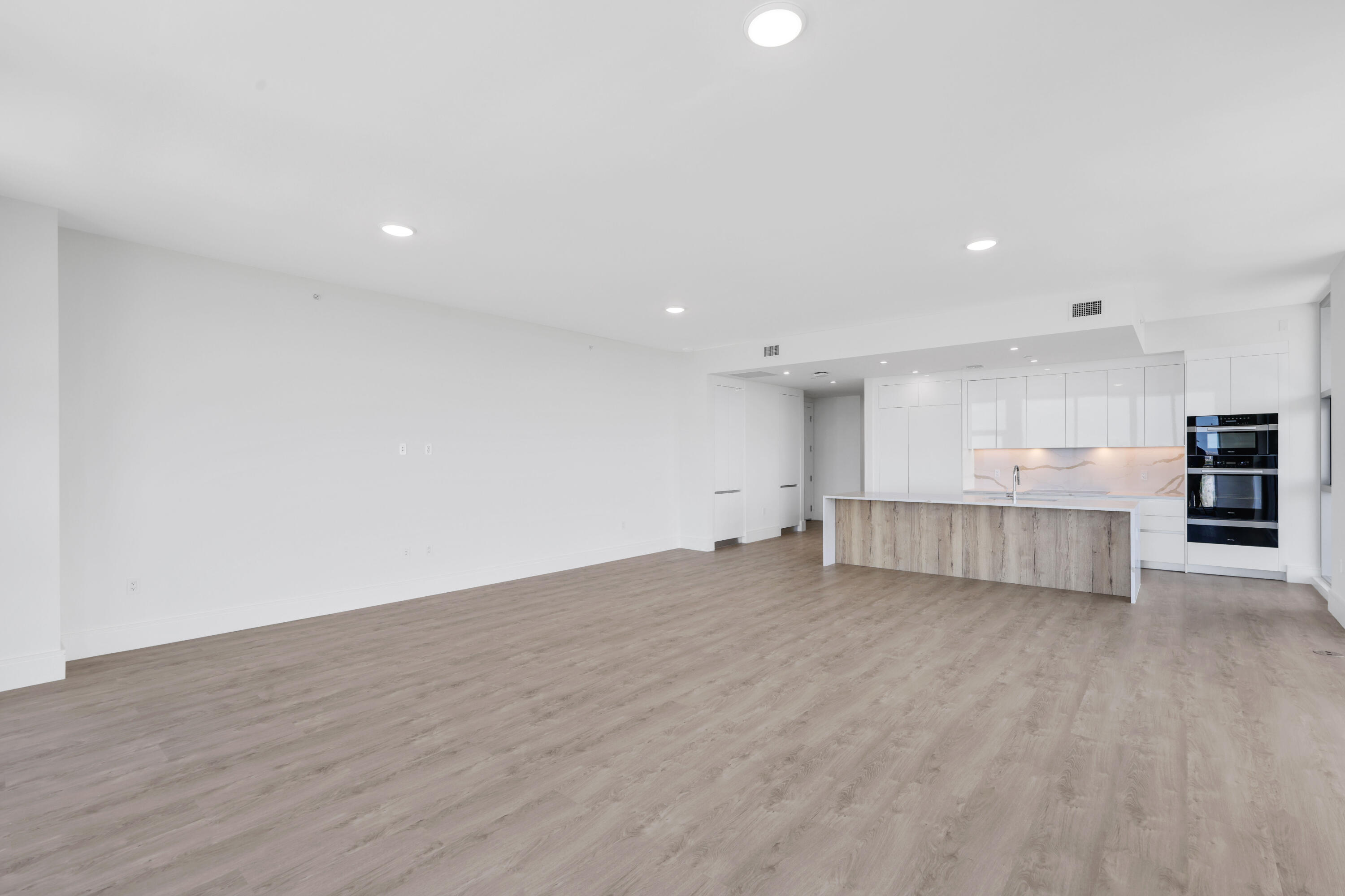 NAUTILUS 220 CONDO - Residential