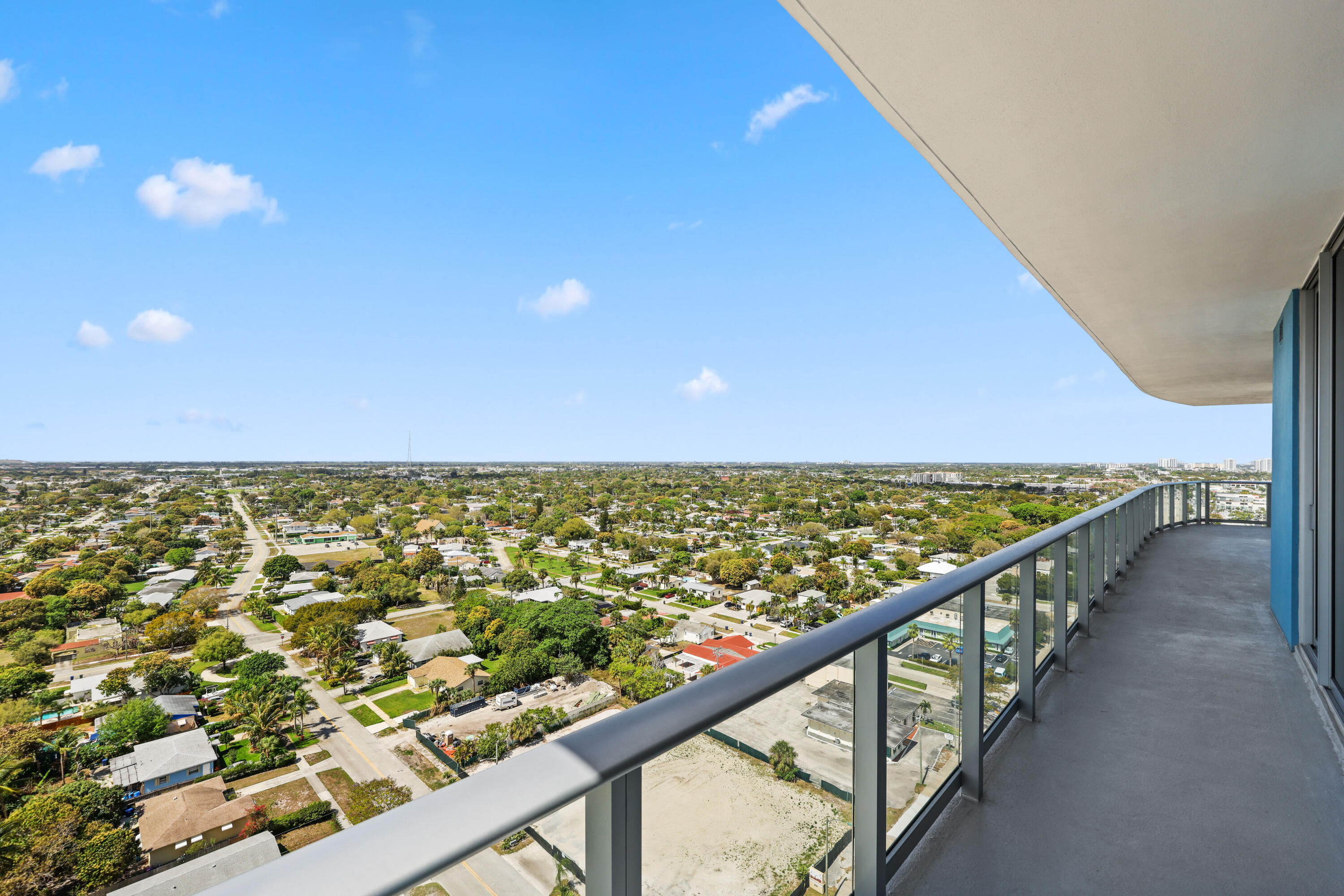 NAUTILUS 220 CONDO - Residential