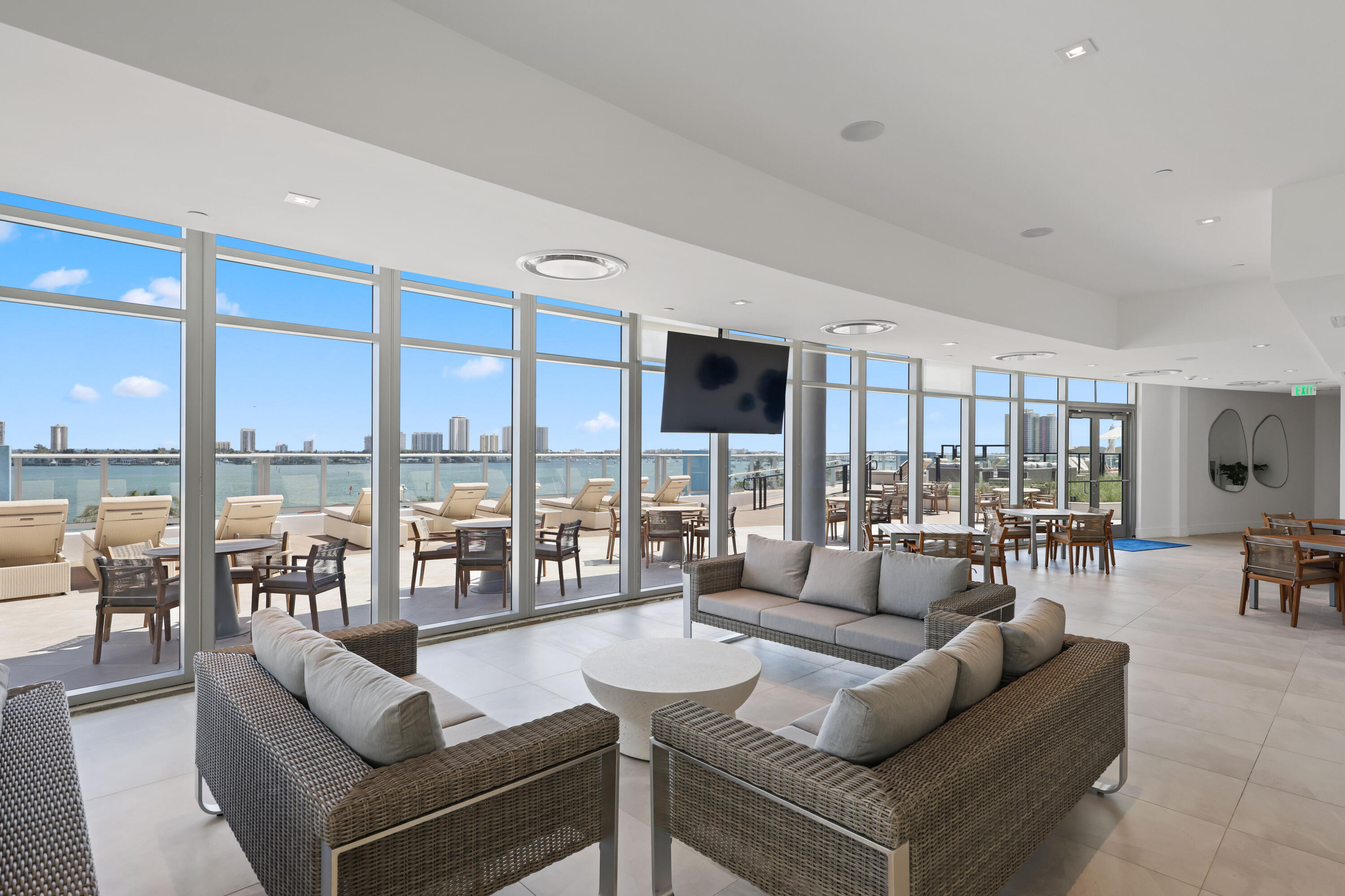 NAUTILUS 220 CONDO - Residential