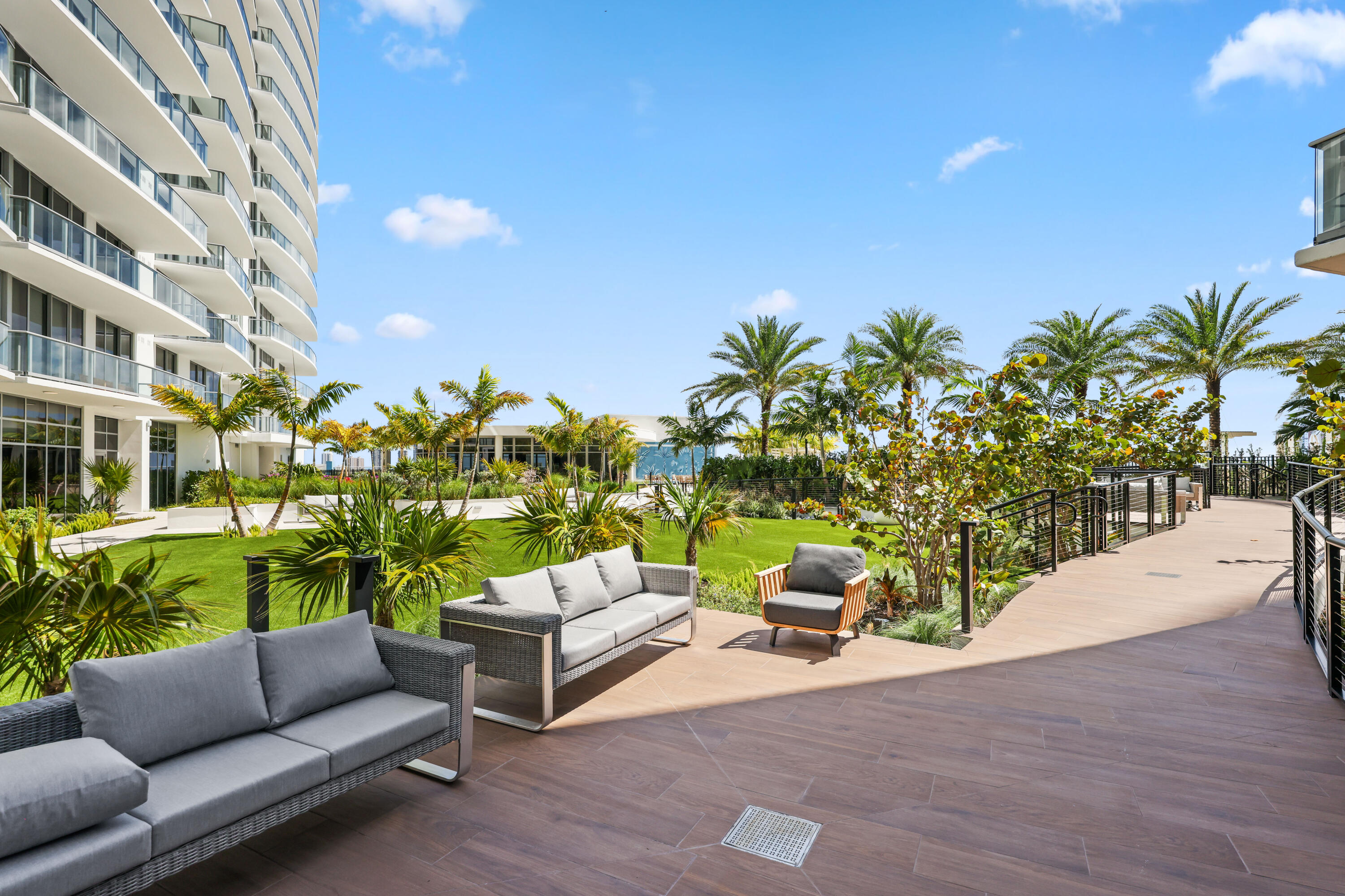 NAUTILUS 220 CONDO - Residential
