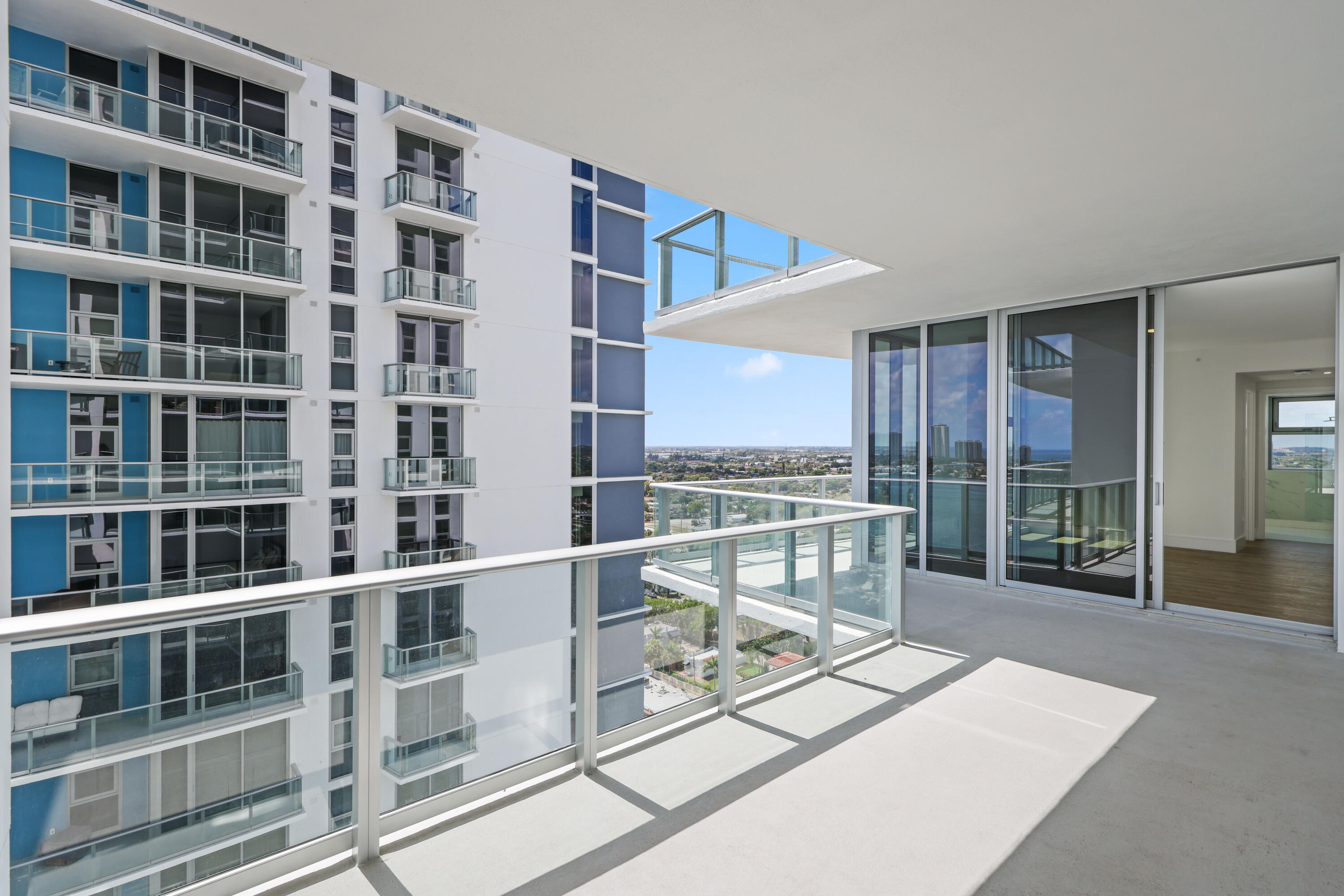 NAUTILUS 220 CONDO - Residential