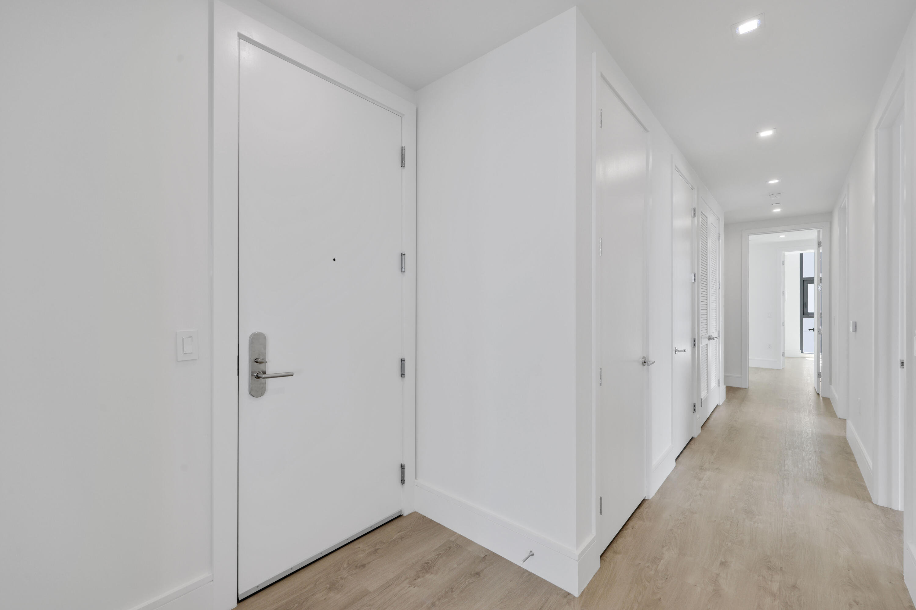NAUTILUS 220 CONDO - Residential
