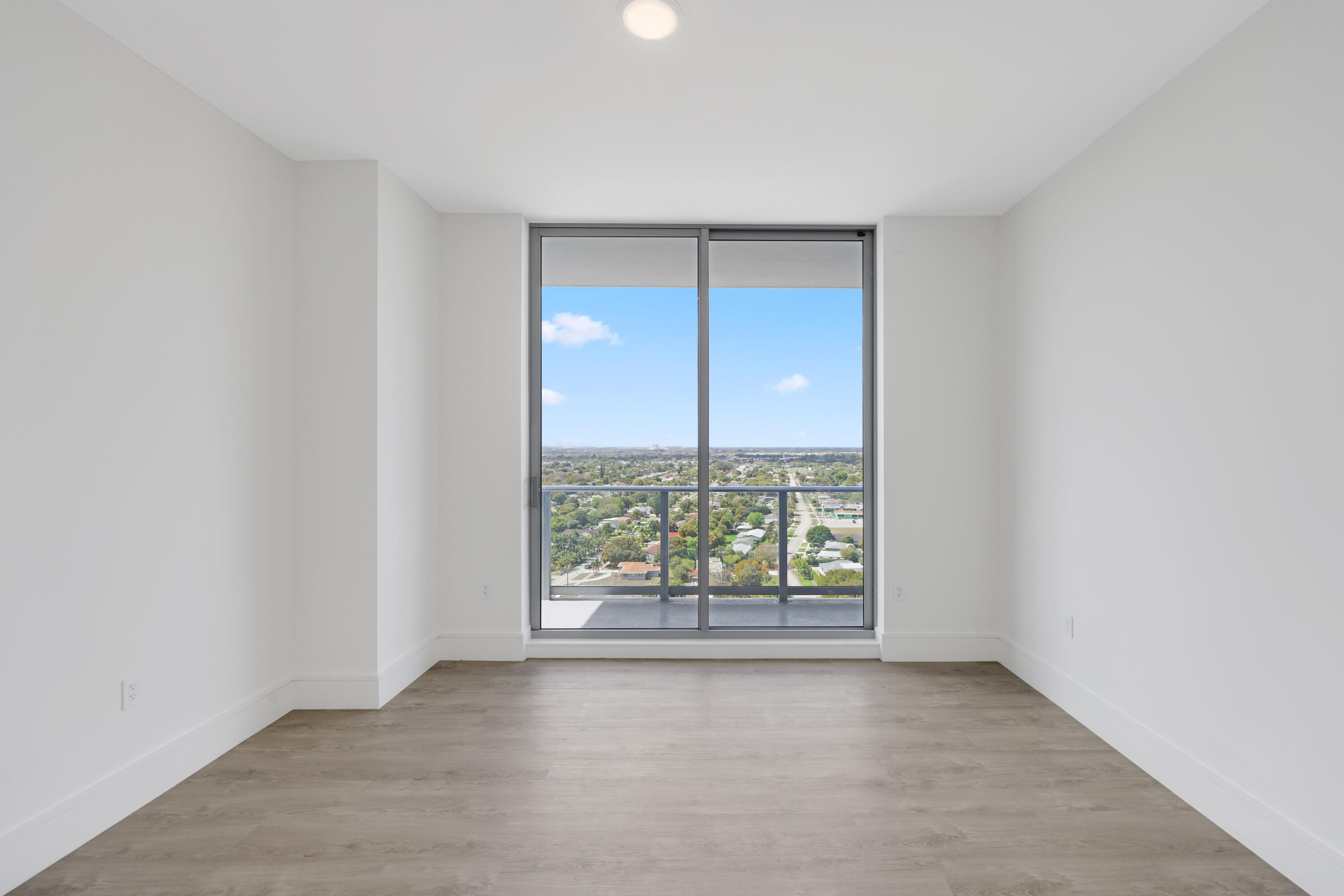 NAUTILUS 220 CONDO - Residential