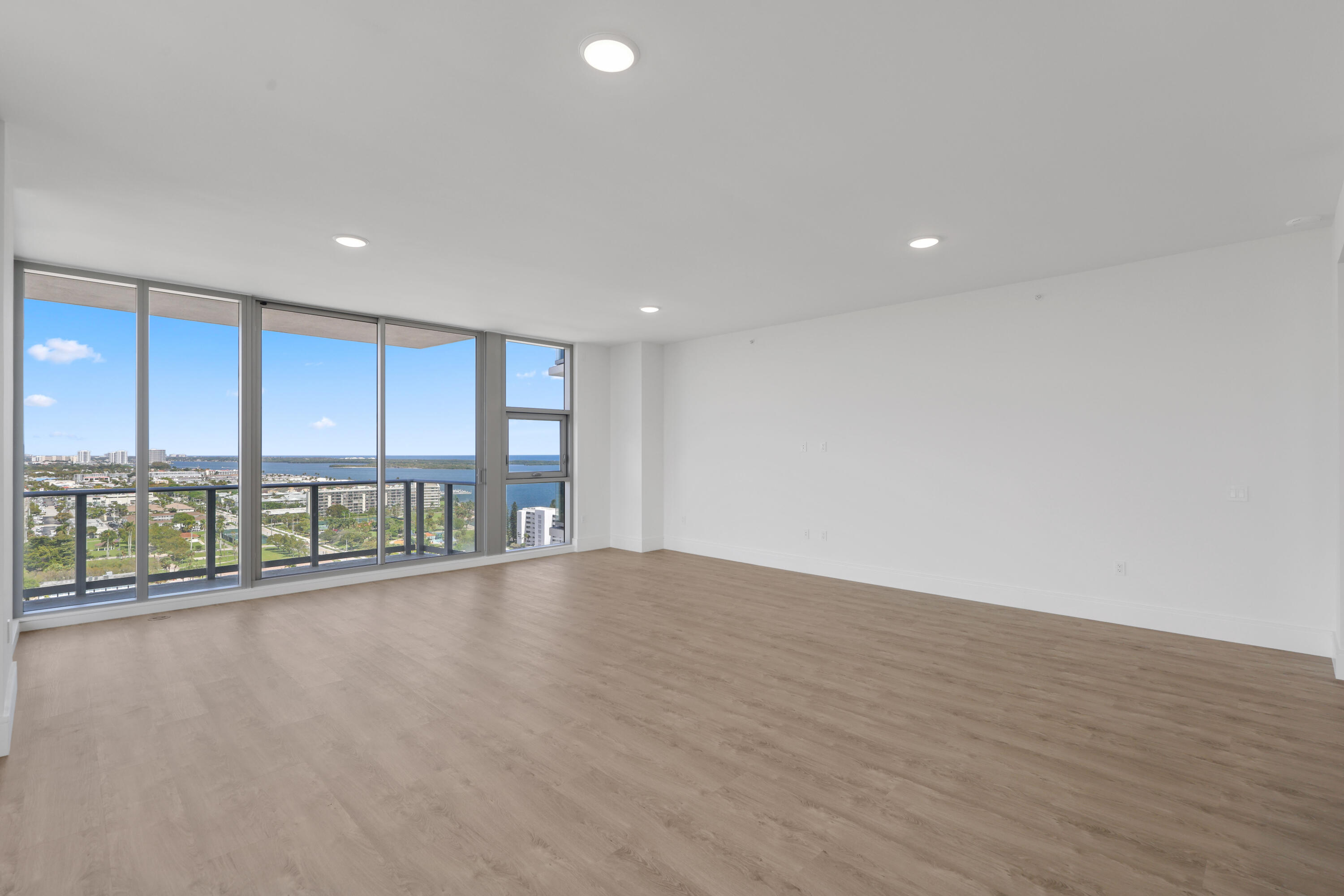 NAUTILUS 220 CONDO - Residential