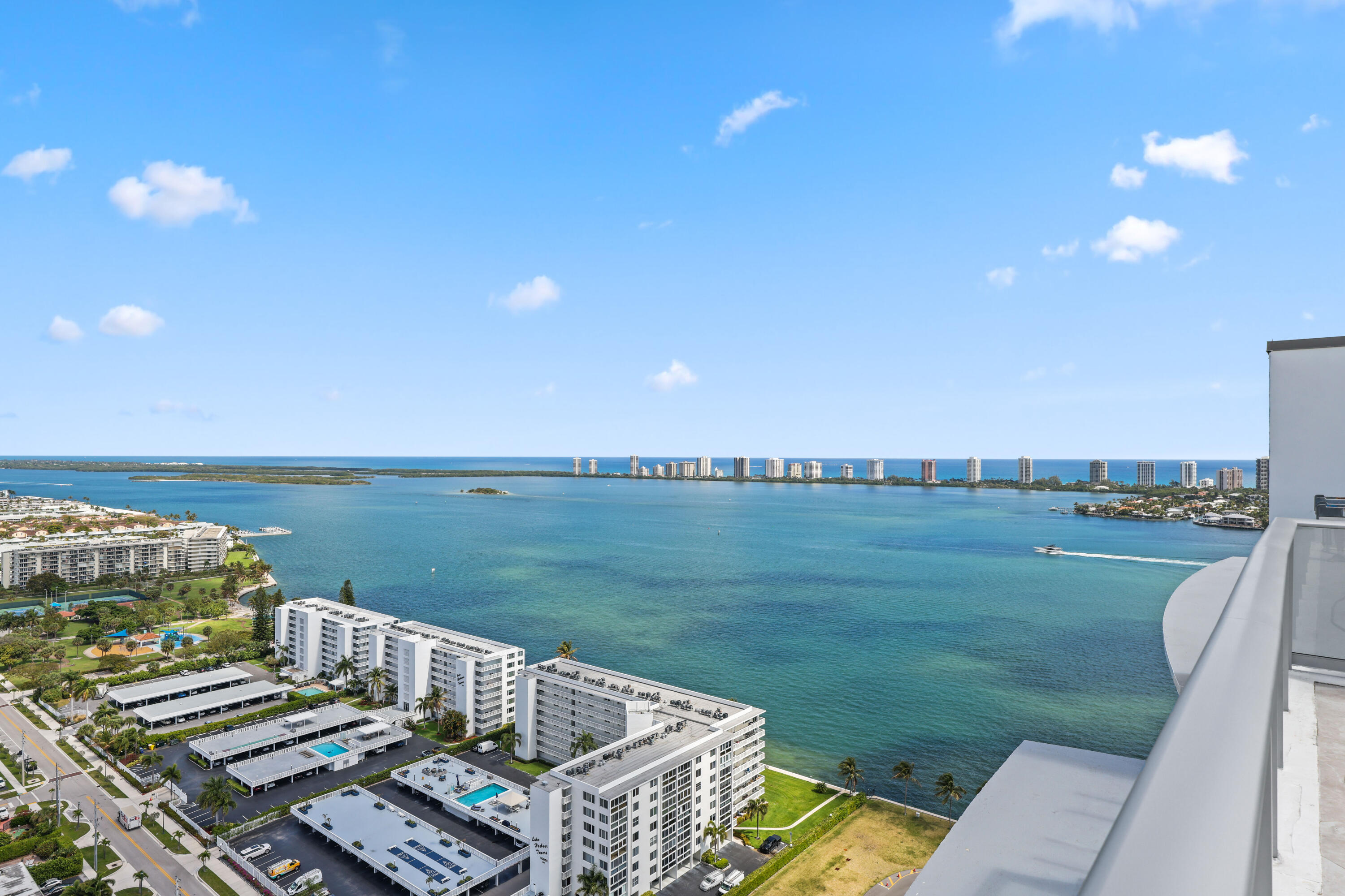NAUTILUS 220 CONDO - Residential