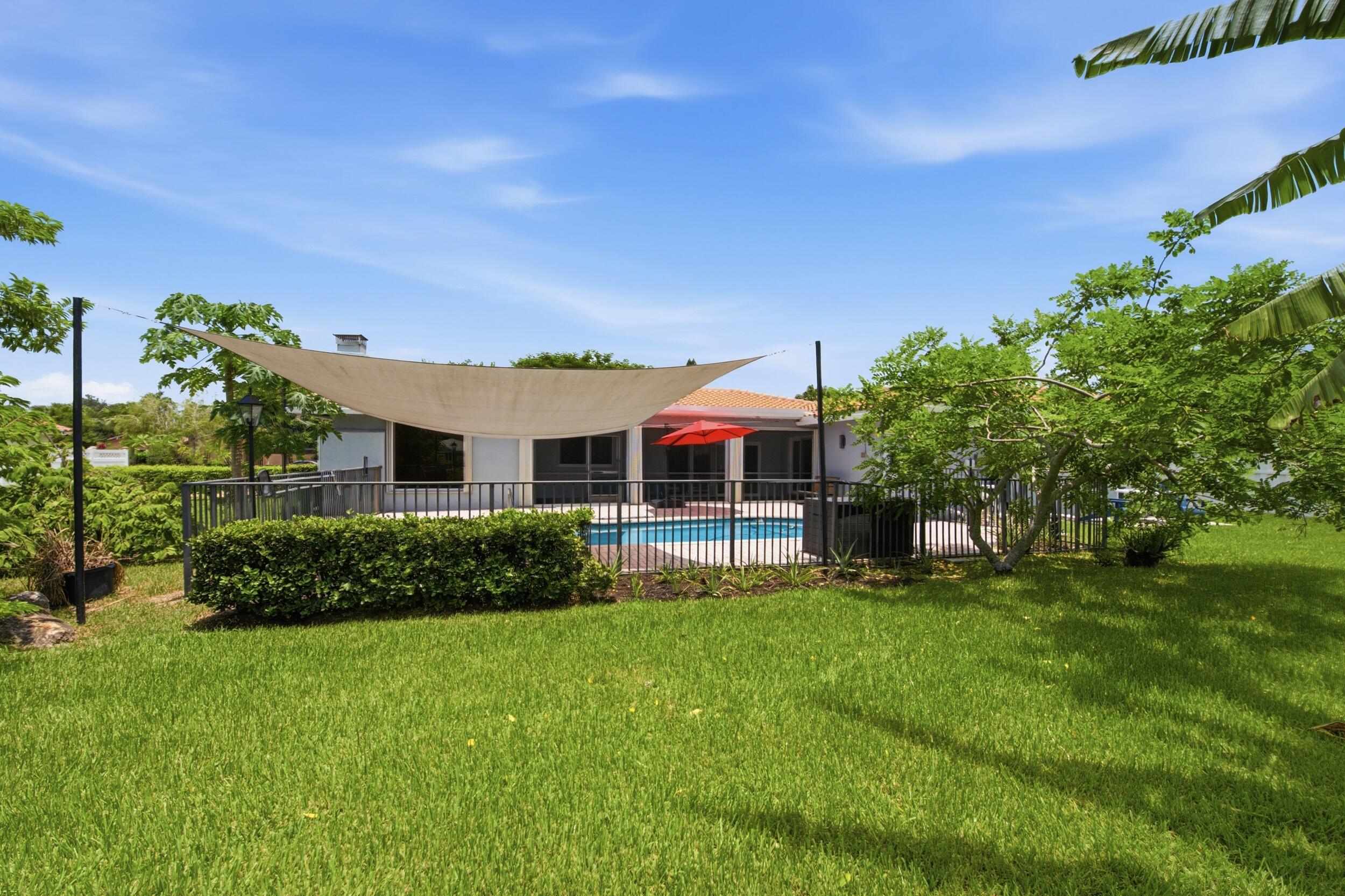 CORAL SPRINGS COUNTRY CLUB - Residential