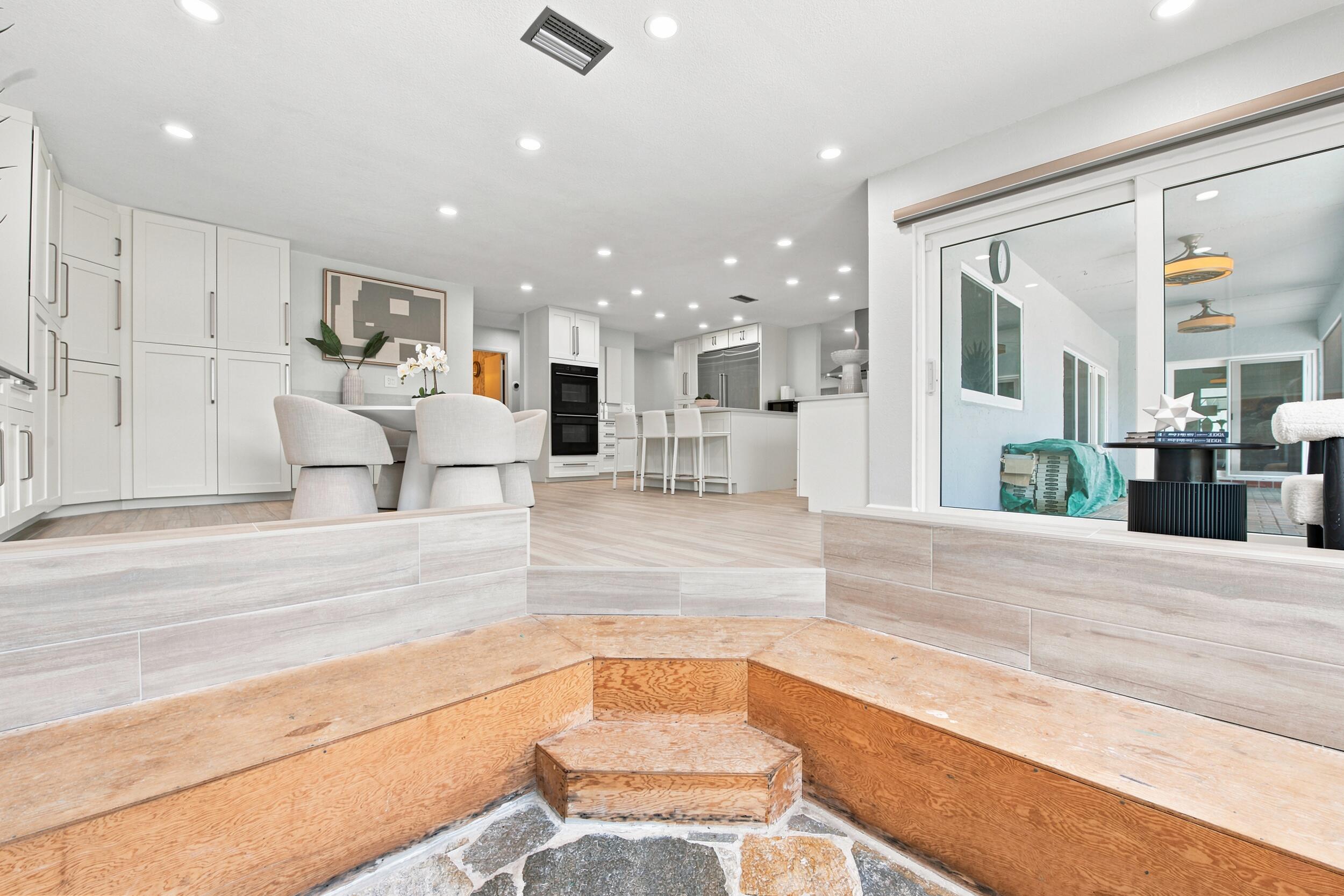 CORAL SPRINGS COUNTRY CLUB - Residential