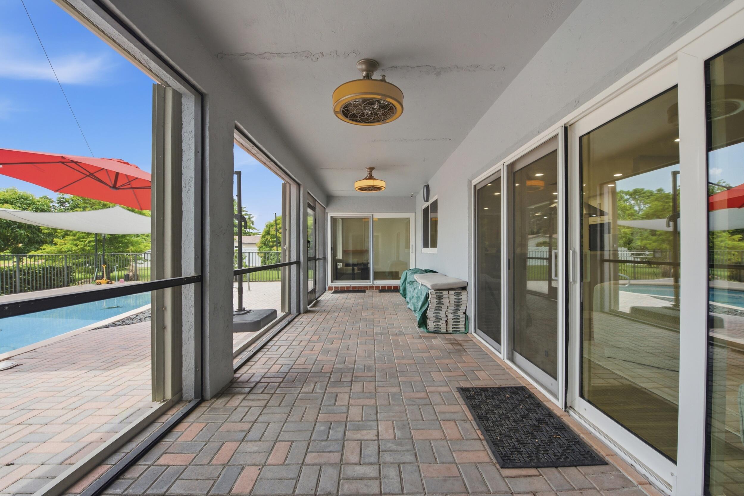 CORAL SPRINGS COUNTRY CLUB - Residential