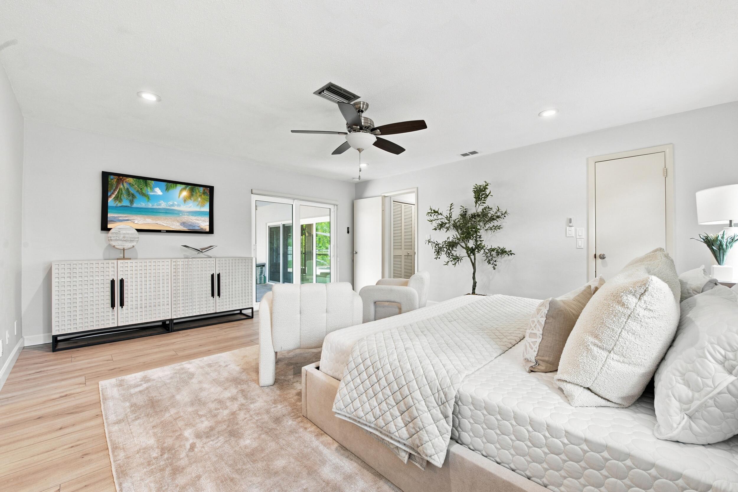 CORAL SPRINGS COUNTRY CLUB - Residential