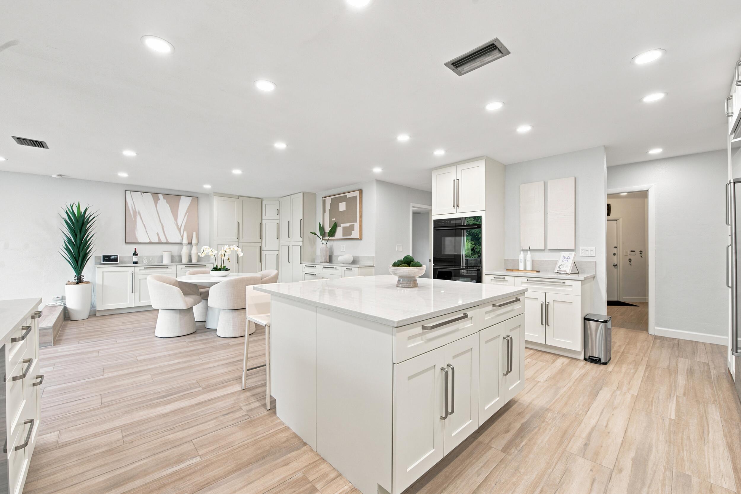 CORAL SPRINGS COUNTRY CLUB - Residential
