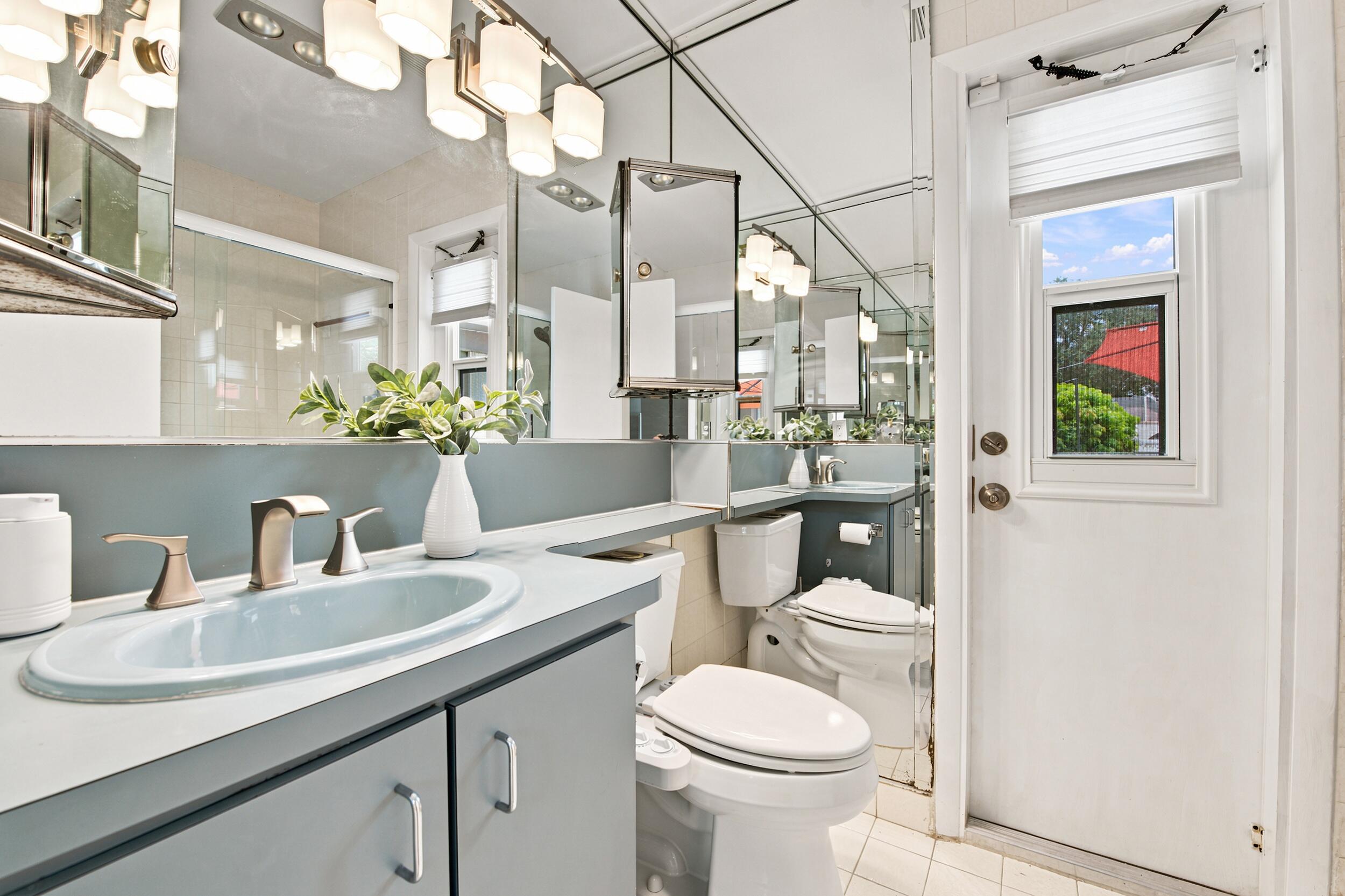 CORAL SPRINGS COUNTRY CLUB - Residential