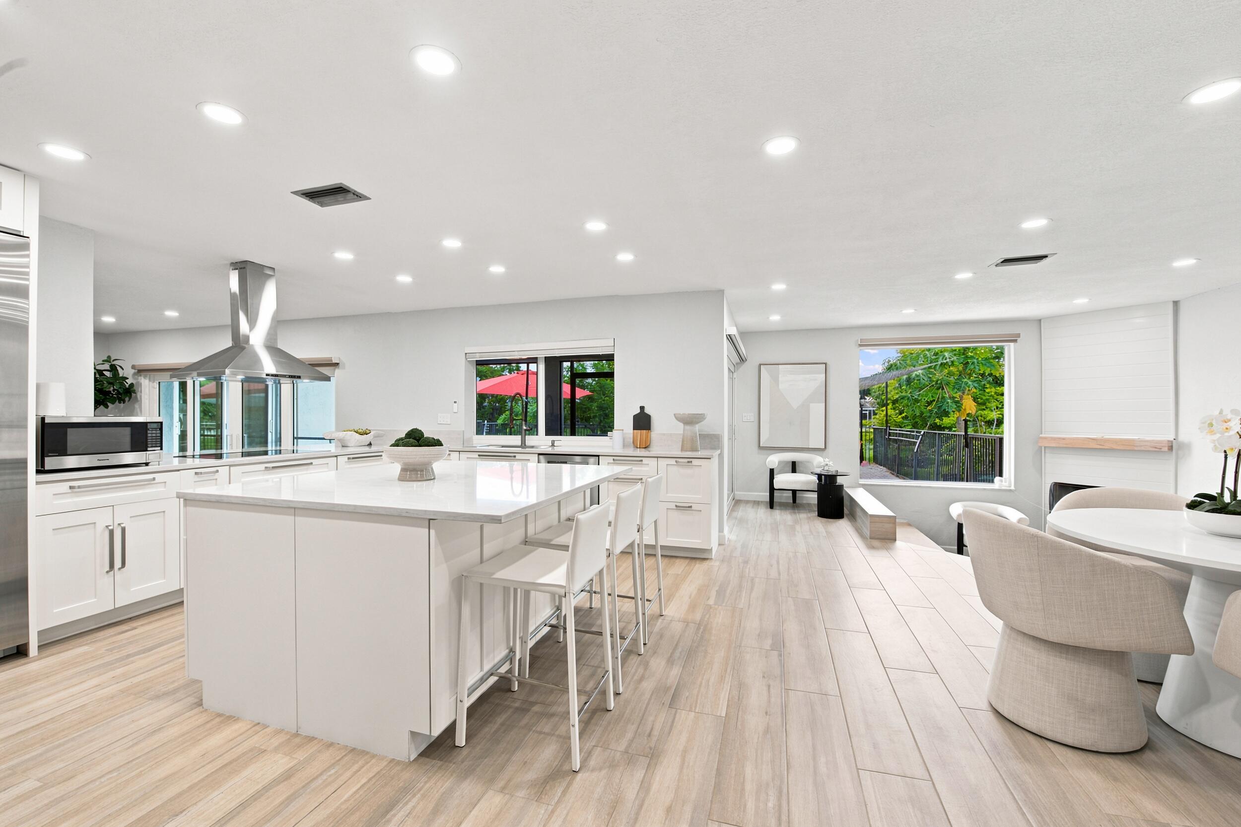 CORAL SPRINGS COUNTRY CLUB - Residential