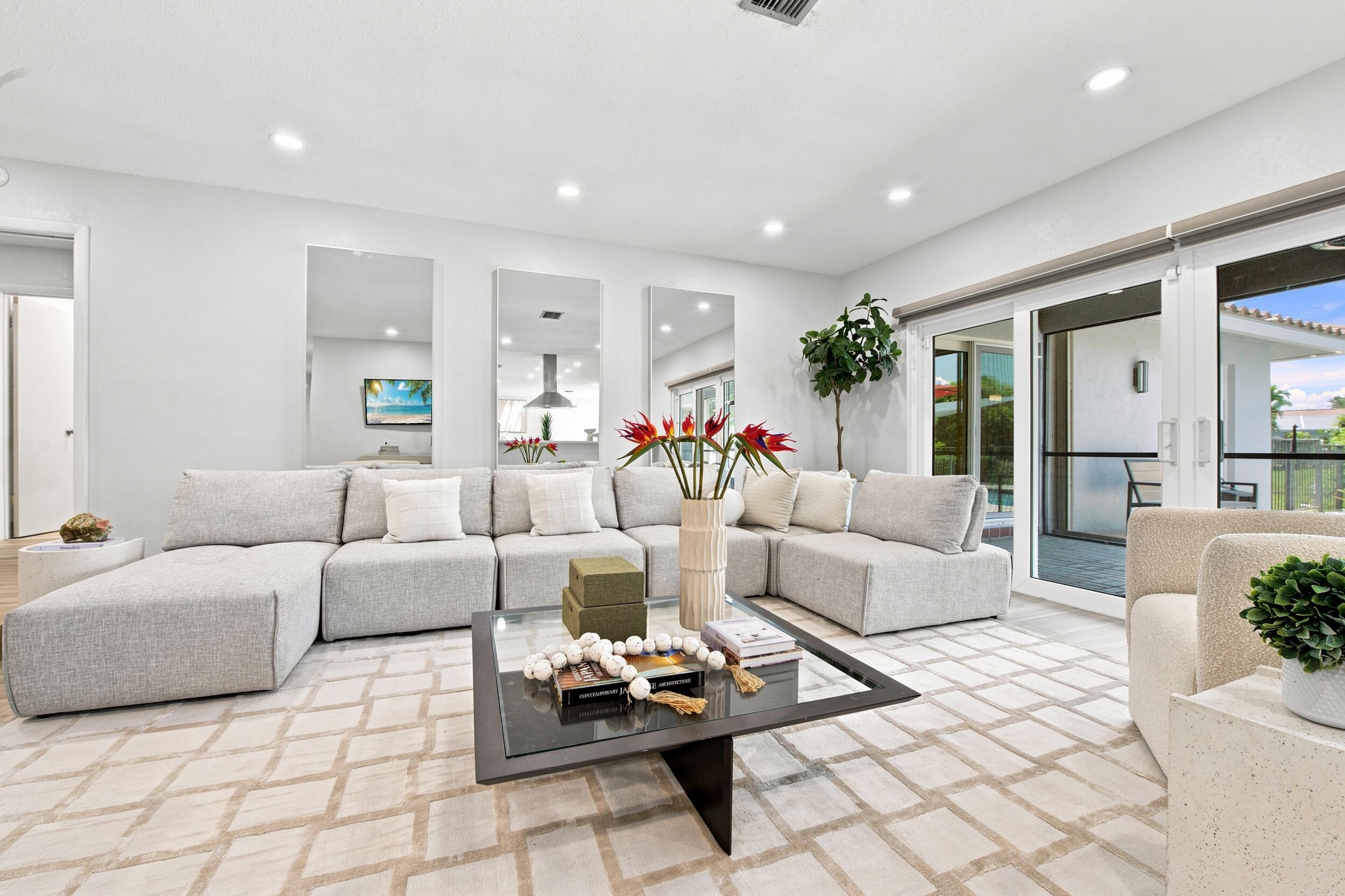 CORAL SPRINGS COUNTRY CLUB - Residential