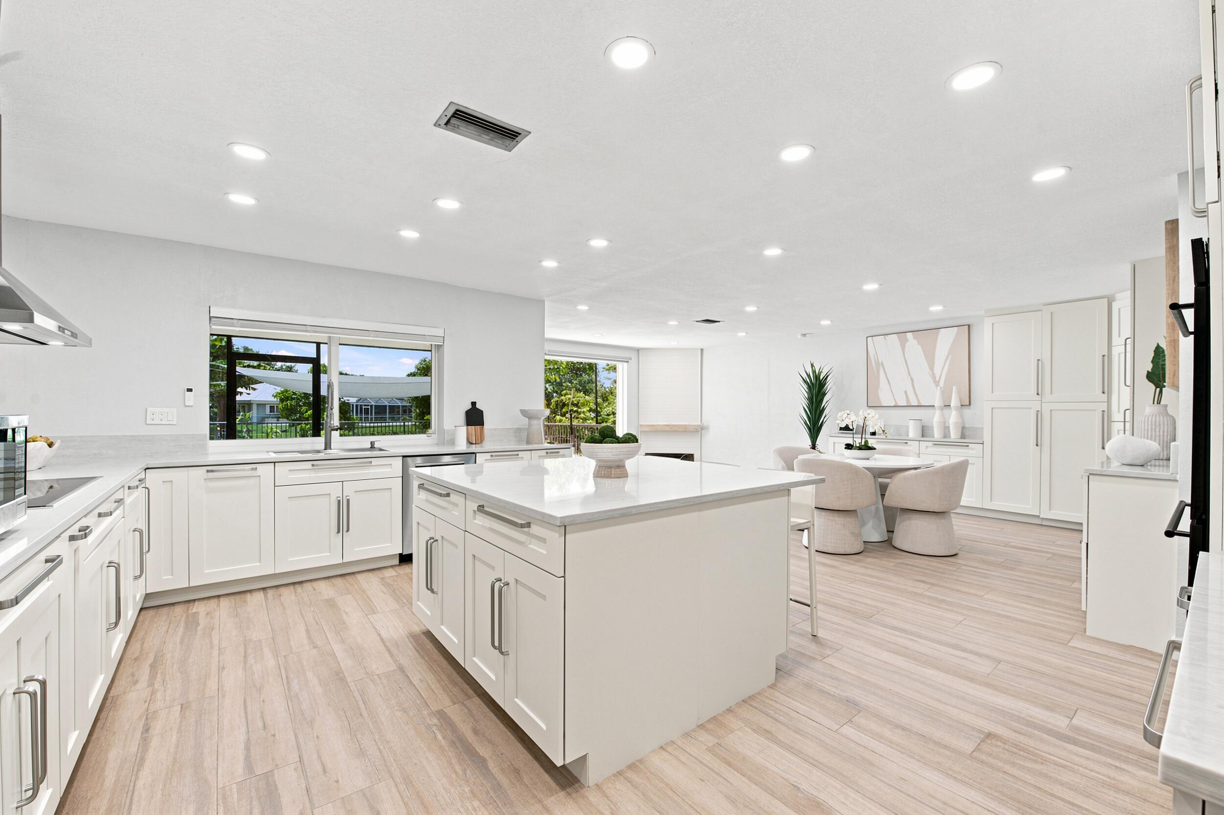 CORAL SPRINGS COUNTRY CLUB - Residential