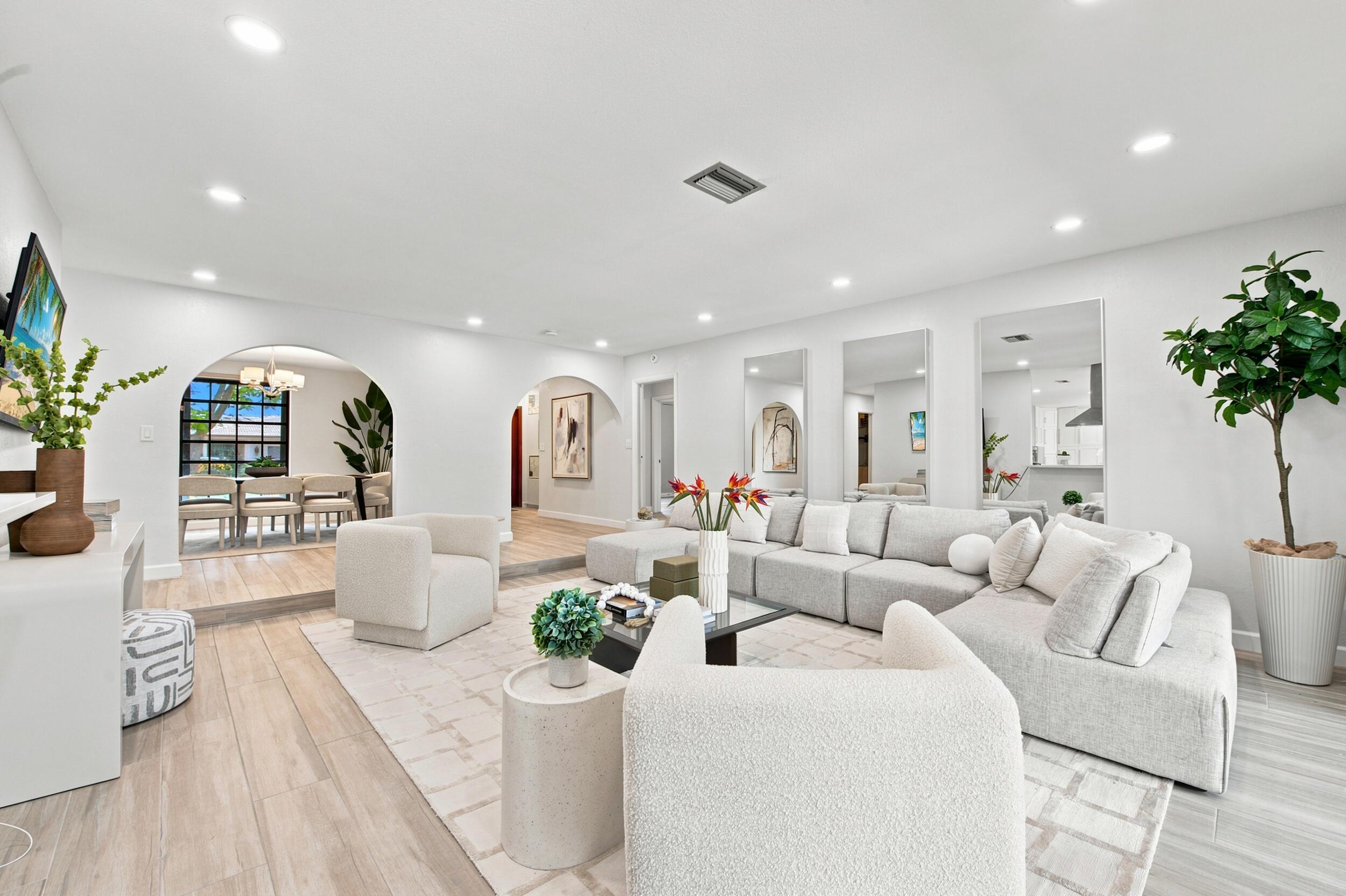 CORAL SPRINGS COUNTRY CLUB - Residential