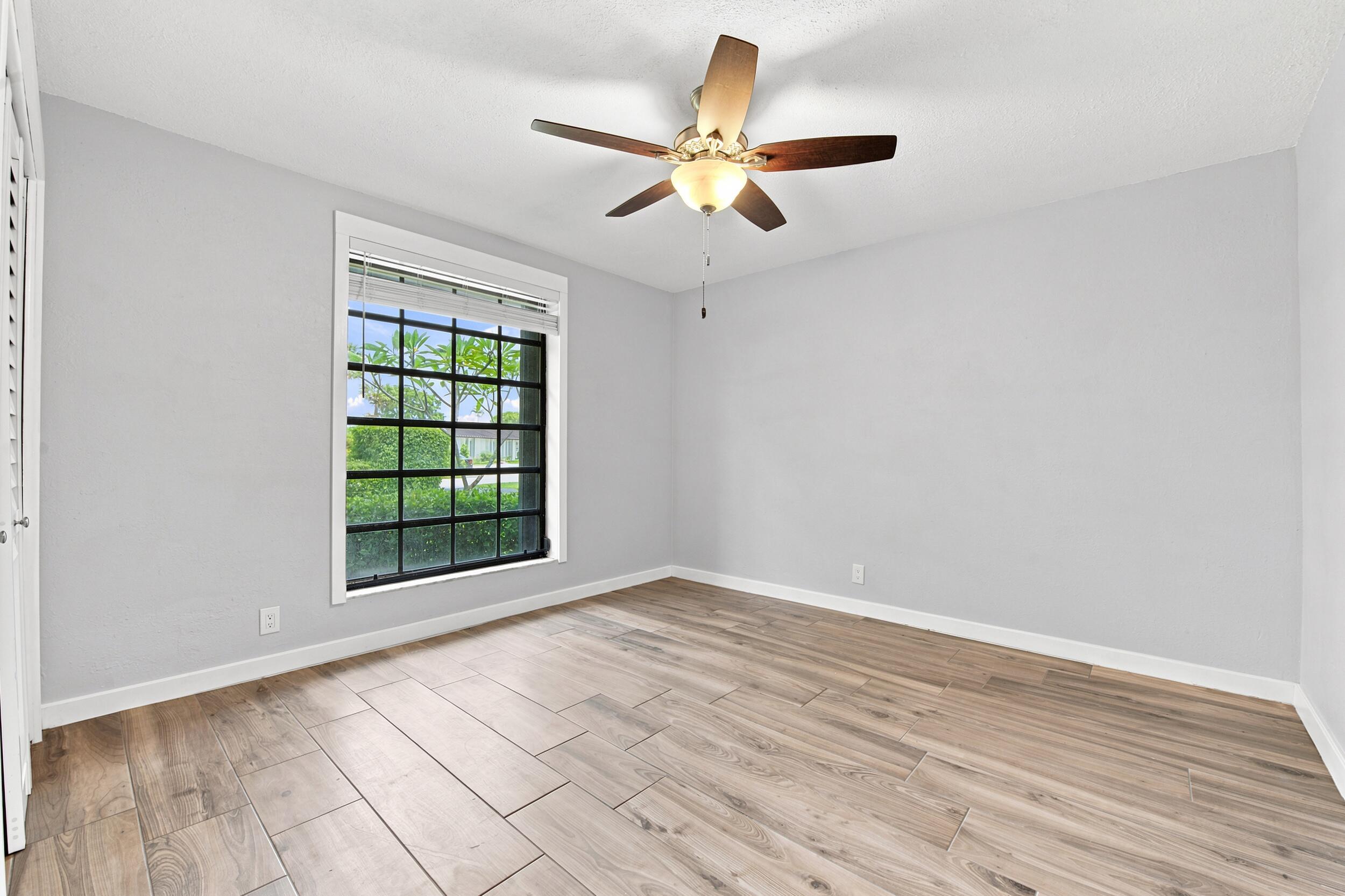 CORAL SPRINGS COUNTRY CLUB - Residential