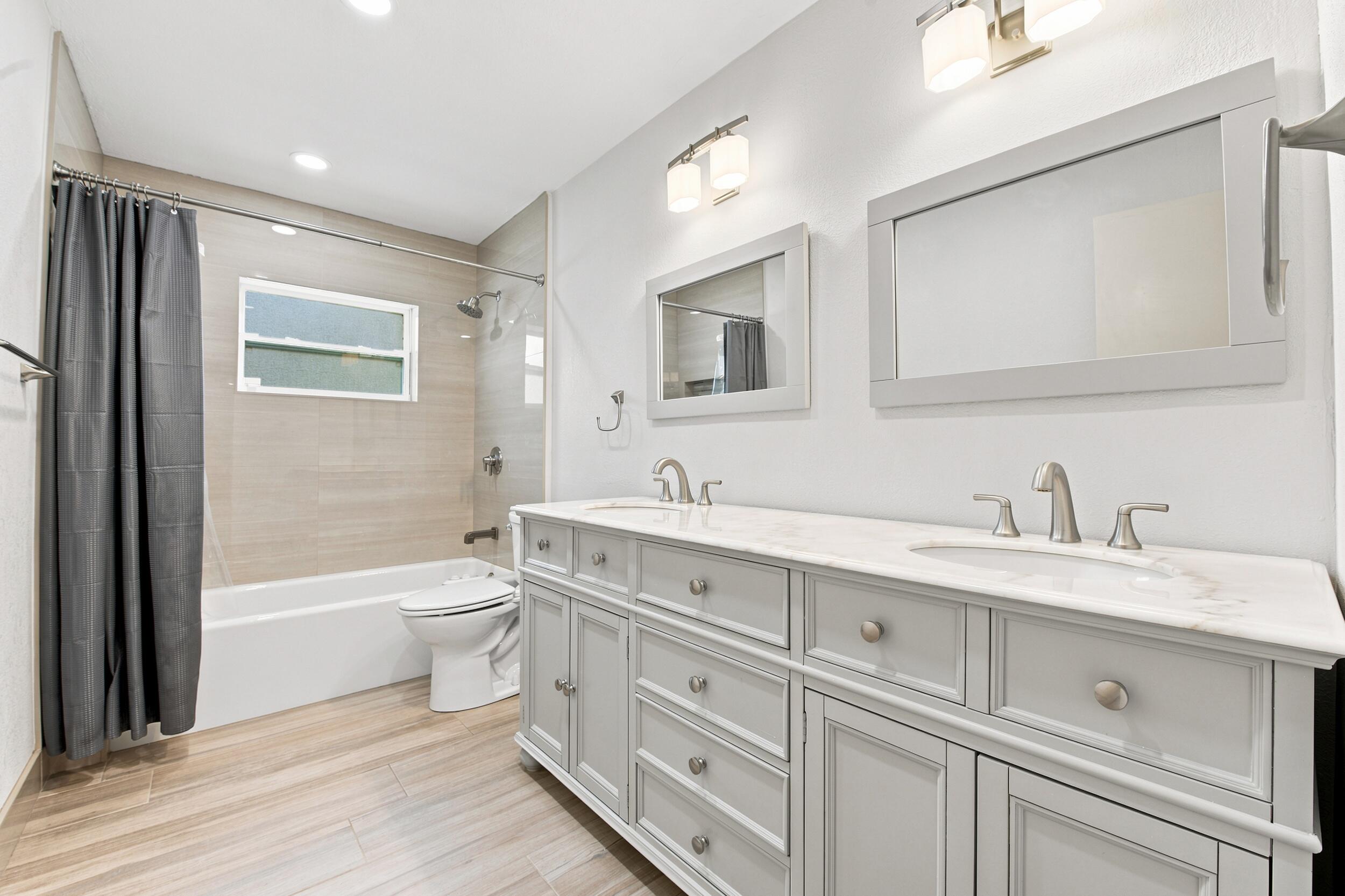 CORAL SPRINGS COUNTRY CLUB - Residential