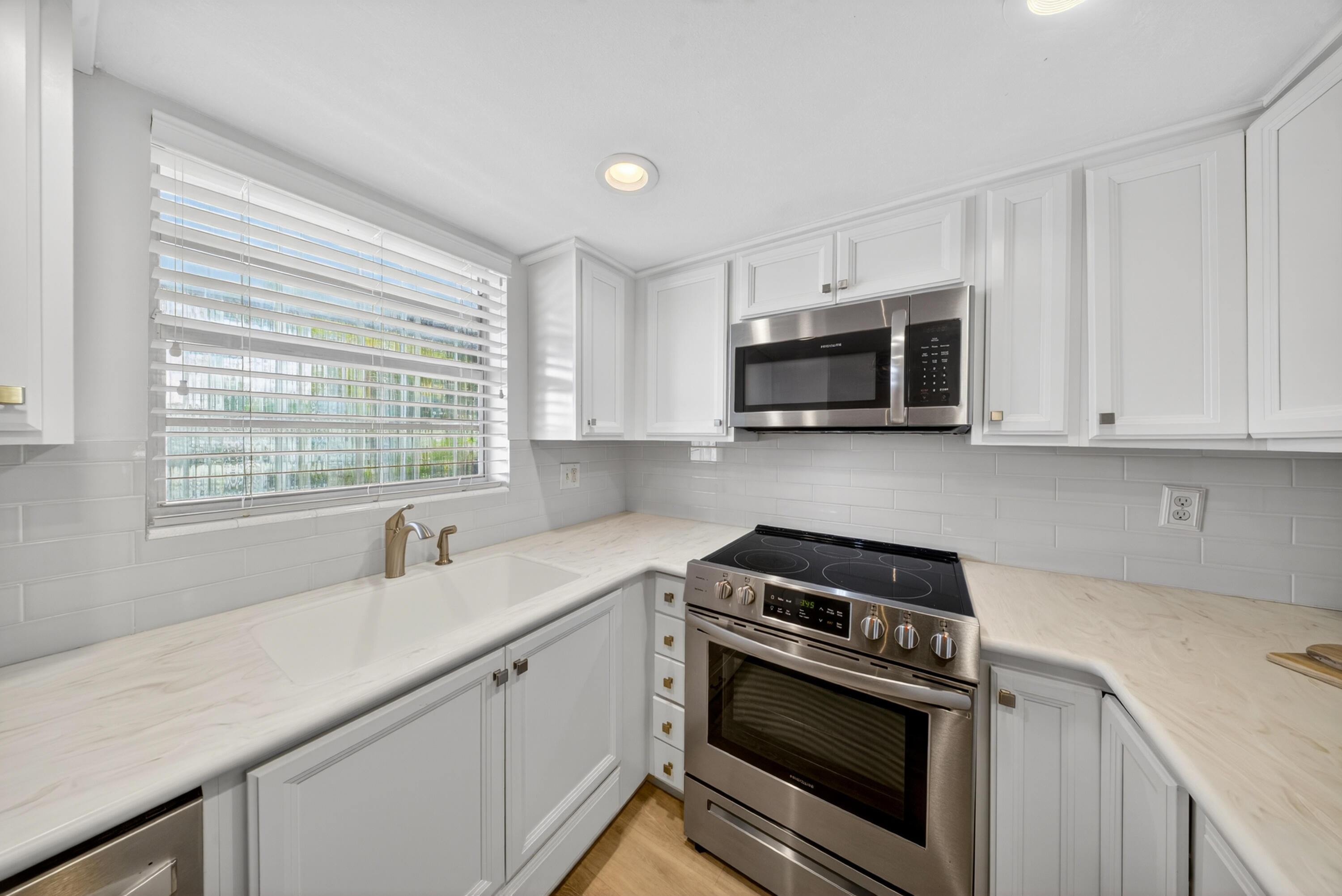 CEDAR POINTE CONDO - Residential