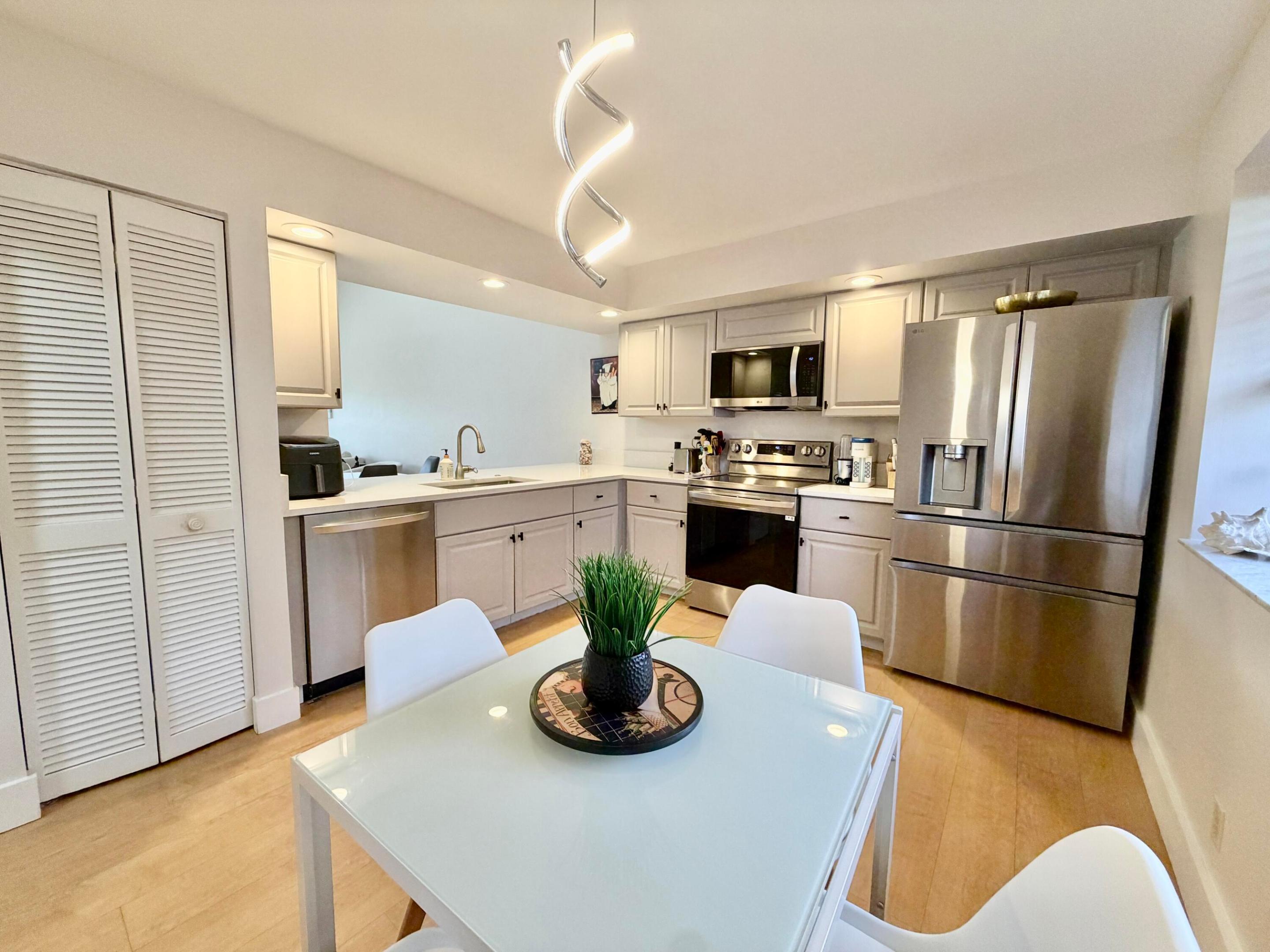 LA MIRADA AT BOCA POINTE CONDOS - Residential