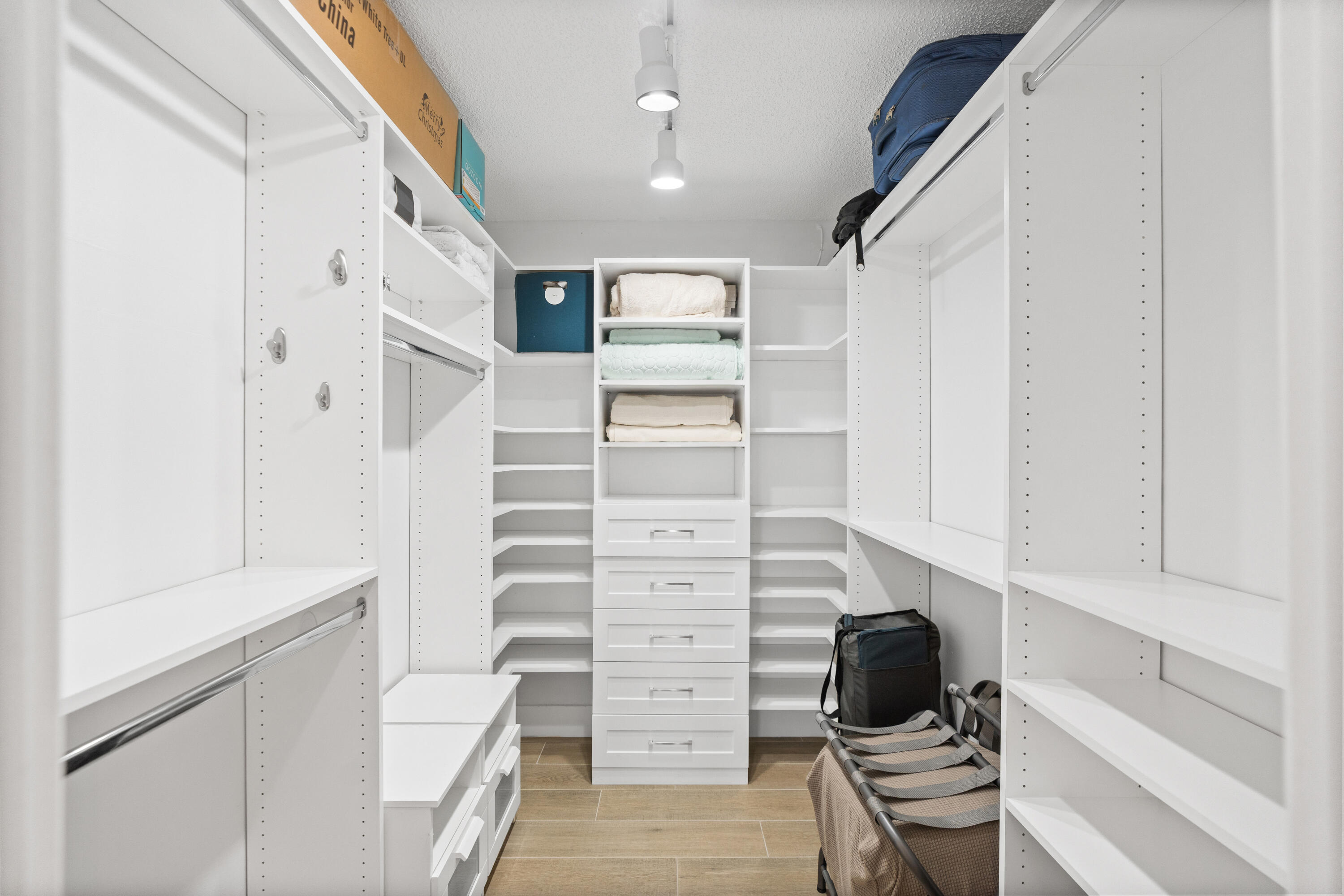 ESSEX TOWER CONDO - Residential