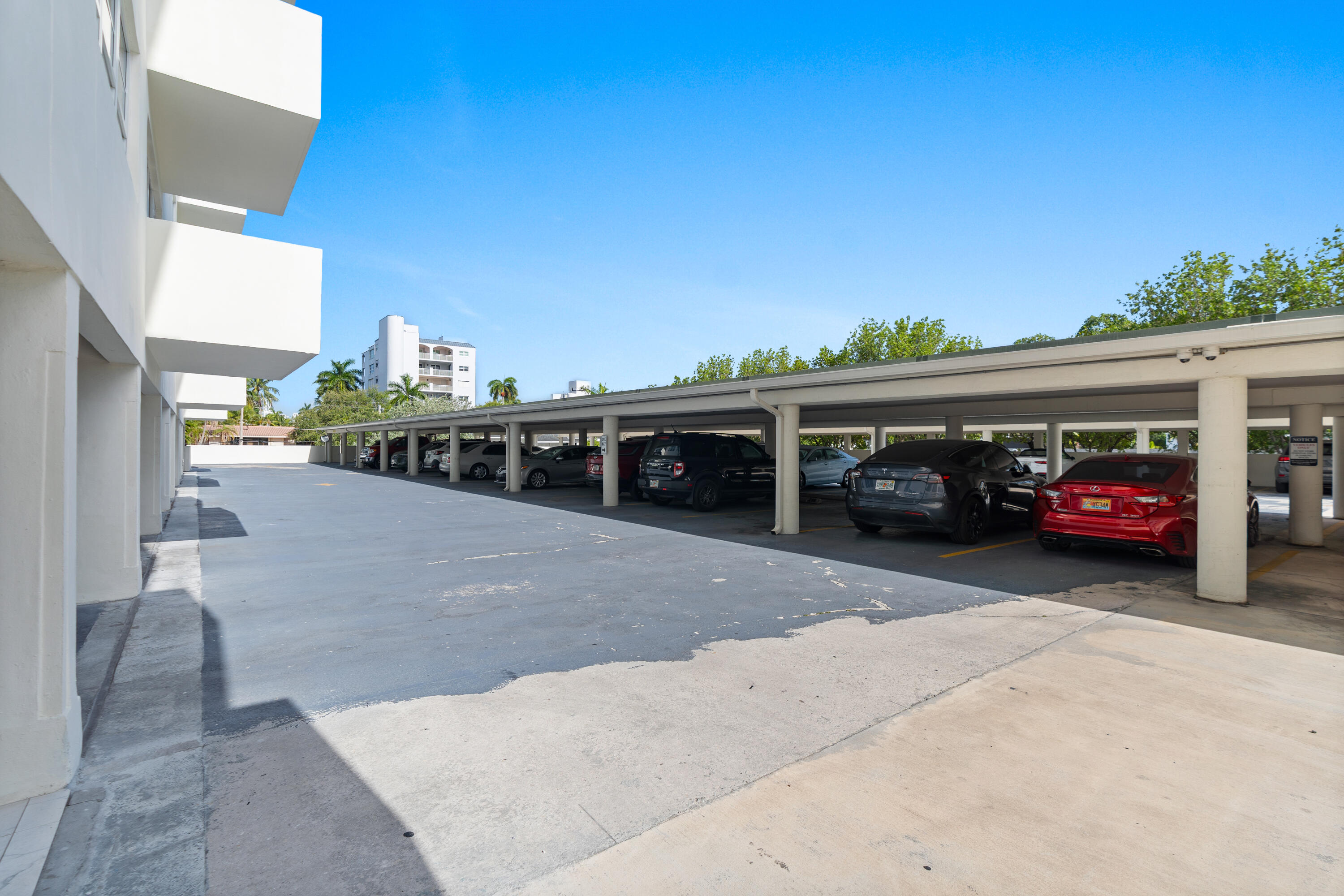 ESSEX TOWER CONDO - Residential