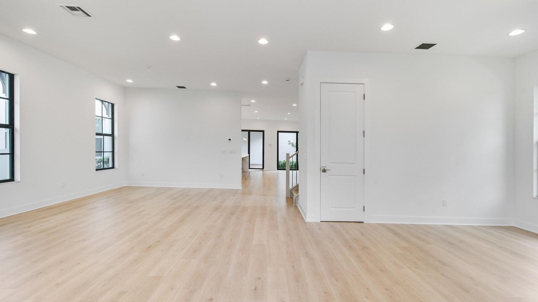 ALTON NEIGHBORHOOD - Residential Lease