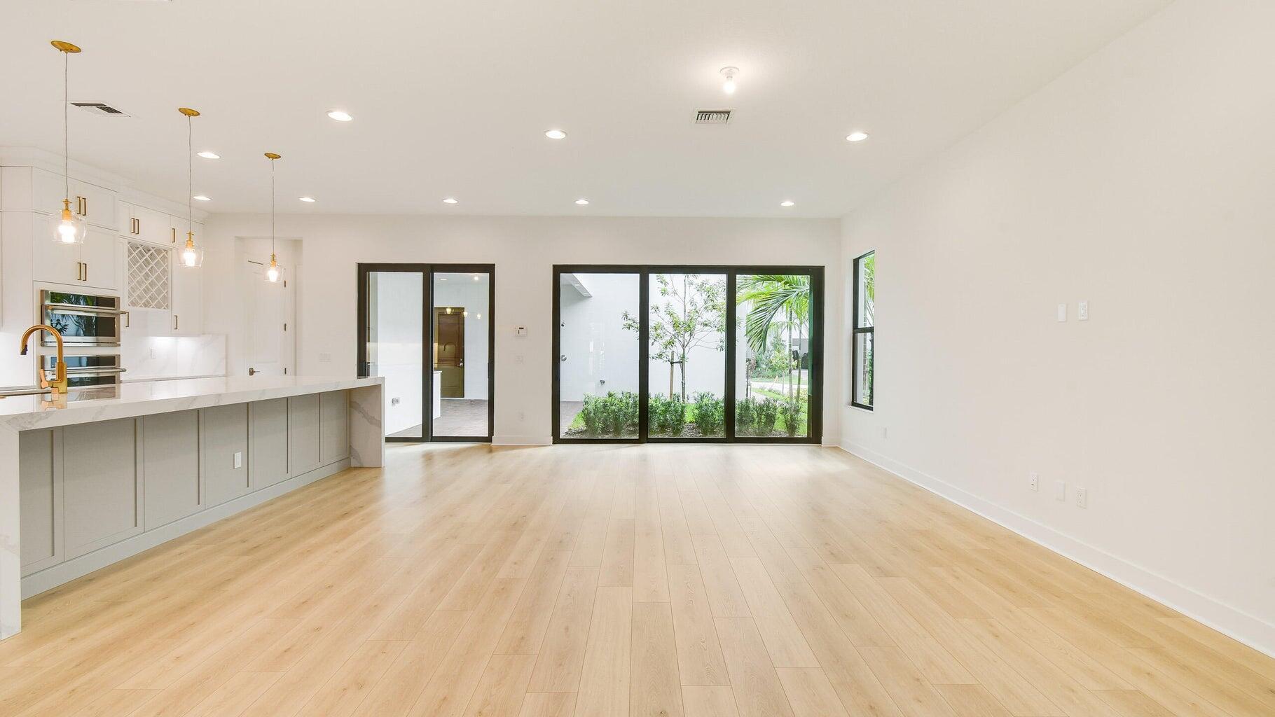 ALTON NEIGHBORHOOD - Residential Lease