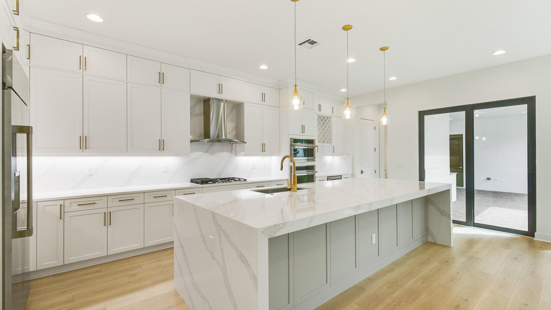 ALTON NEIGHBORHOOD - Residential Lease
