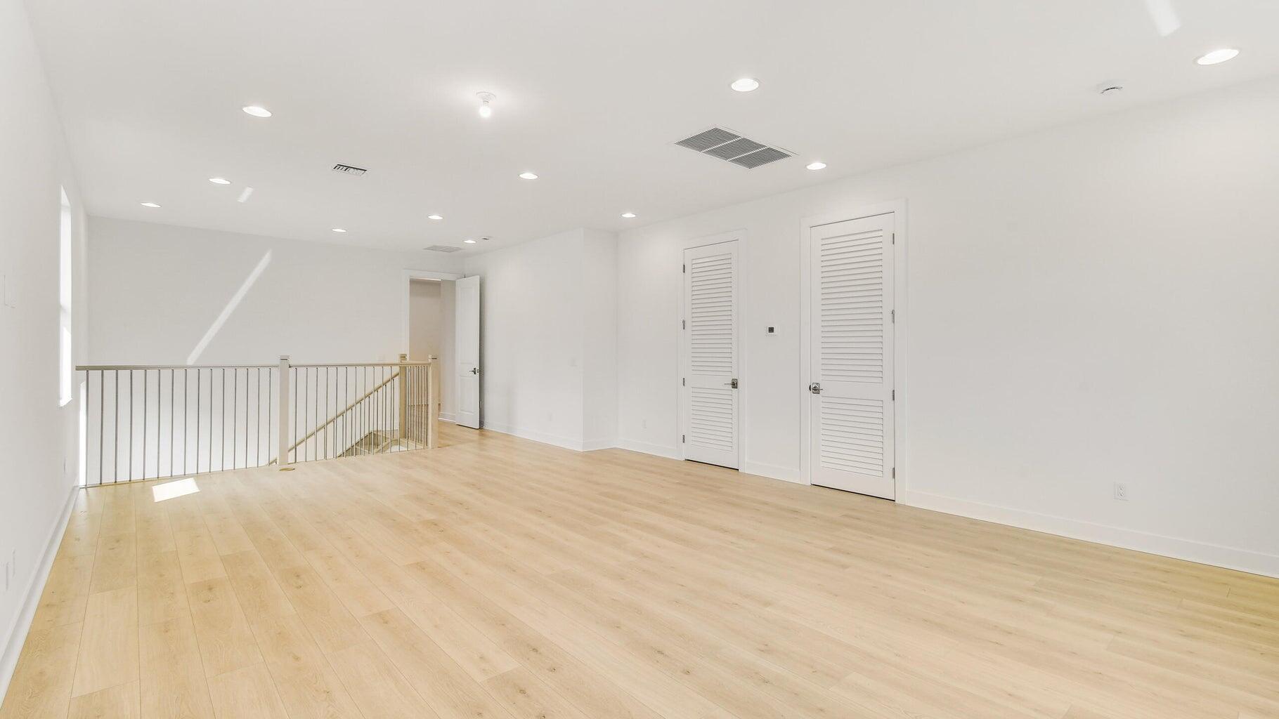 ALTON NEIGHBORHOOD - Residential Lease