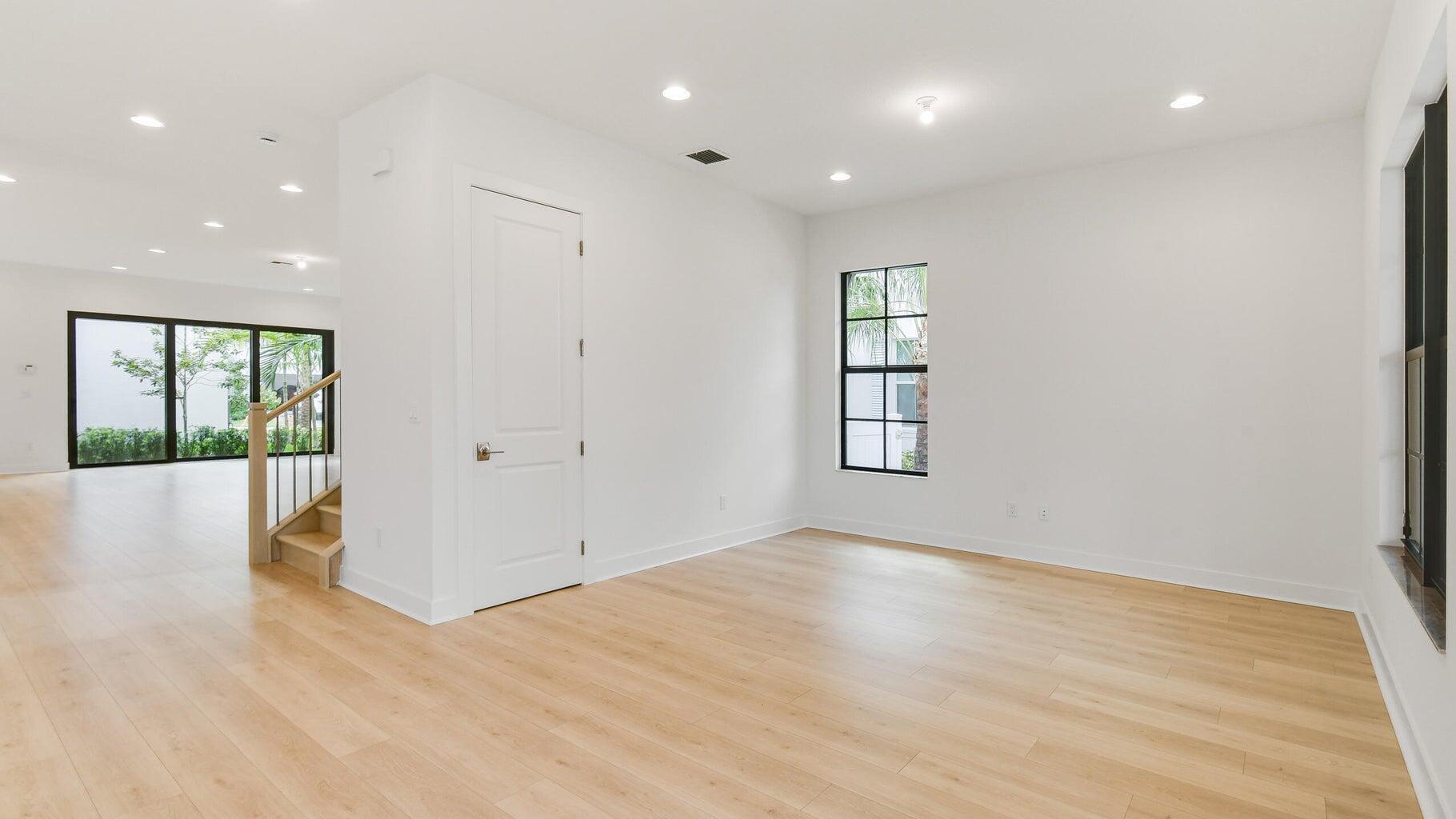 ALTON NEIGHBORHOOD - Residential Lease