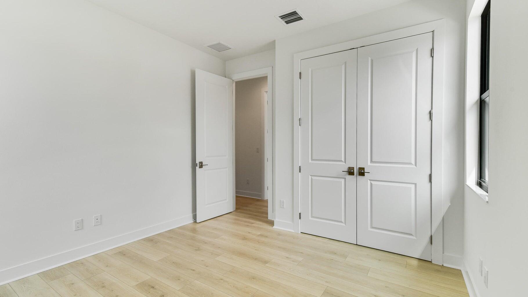ALTON NEIGHBORHOOD - Residential Lease