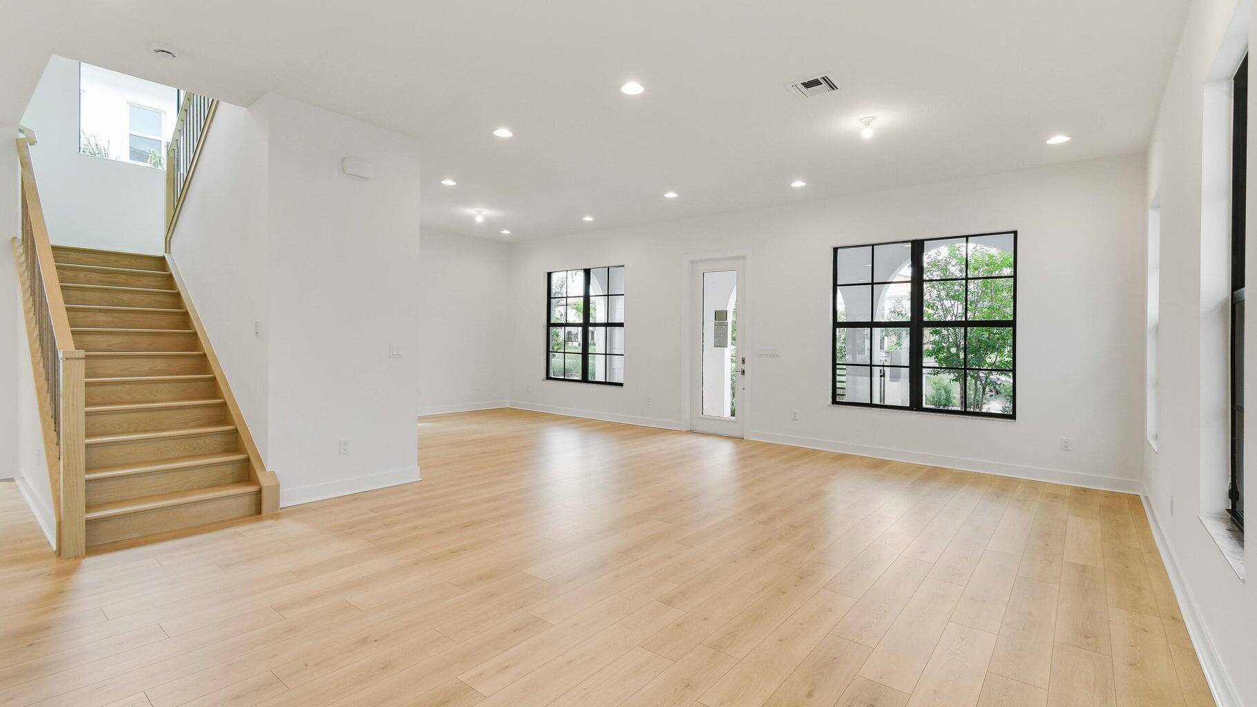 ALTON NEIGHBORHOOD - Residential Lease