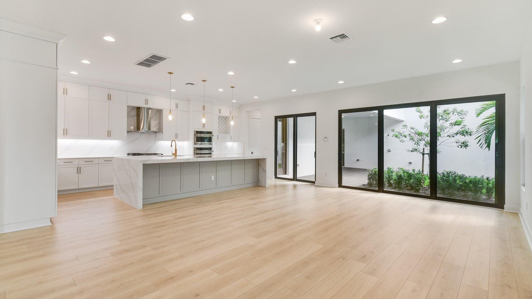 ALTON NEIGHBORHOOD - Residential Lease